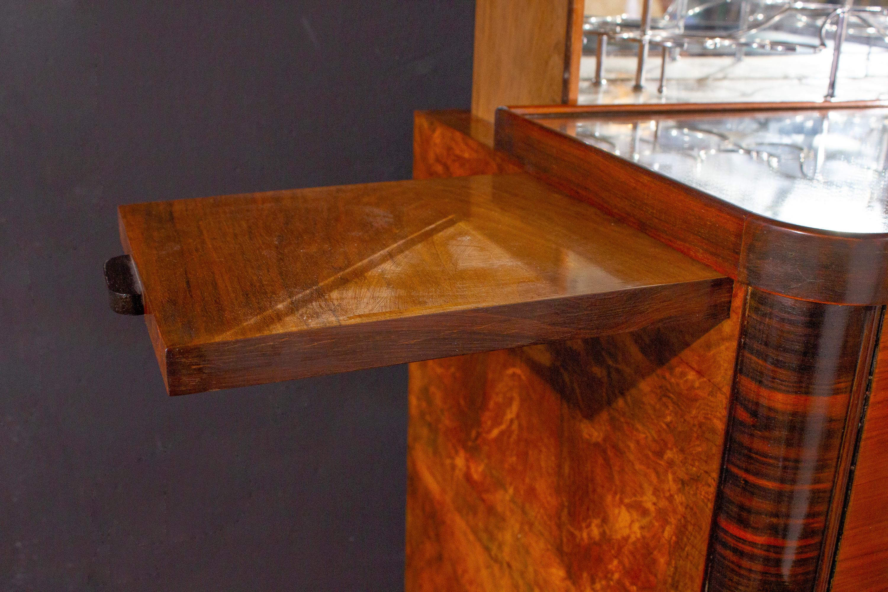 Art Deco Walnut Cocktail Dry Bar Cabinet, Italy, 1930s 11