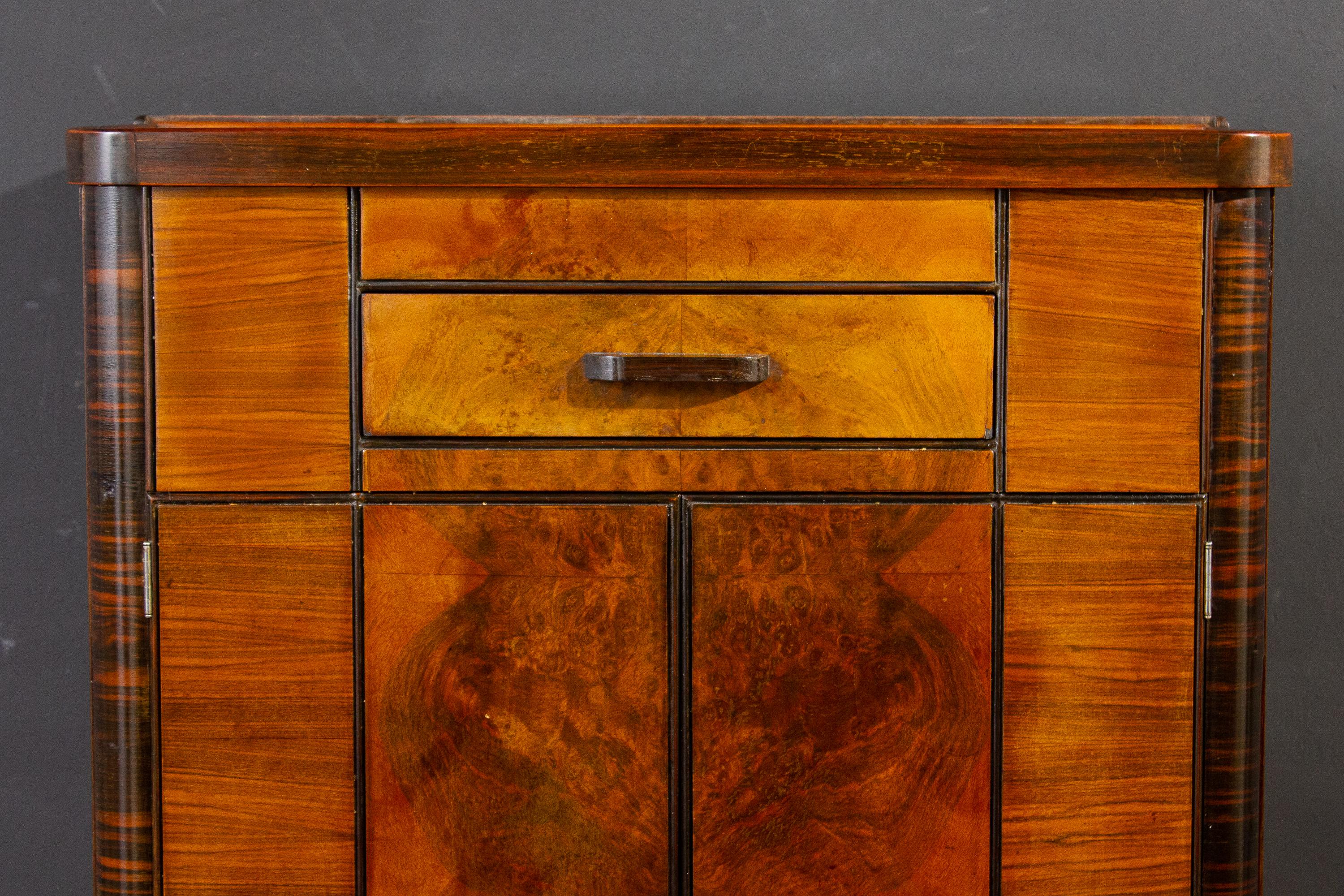 Art Deco Walnut Cocktail Dry Bar Cabinet, Italy, 1930s 3
