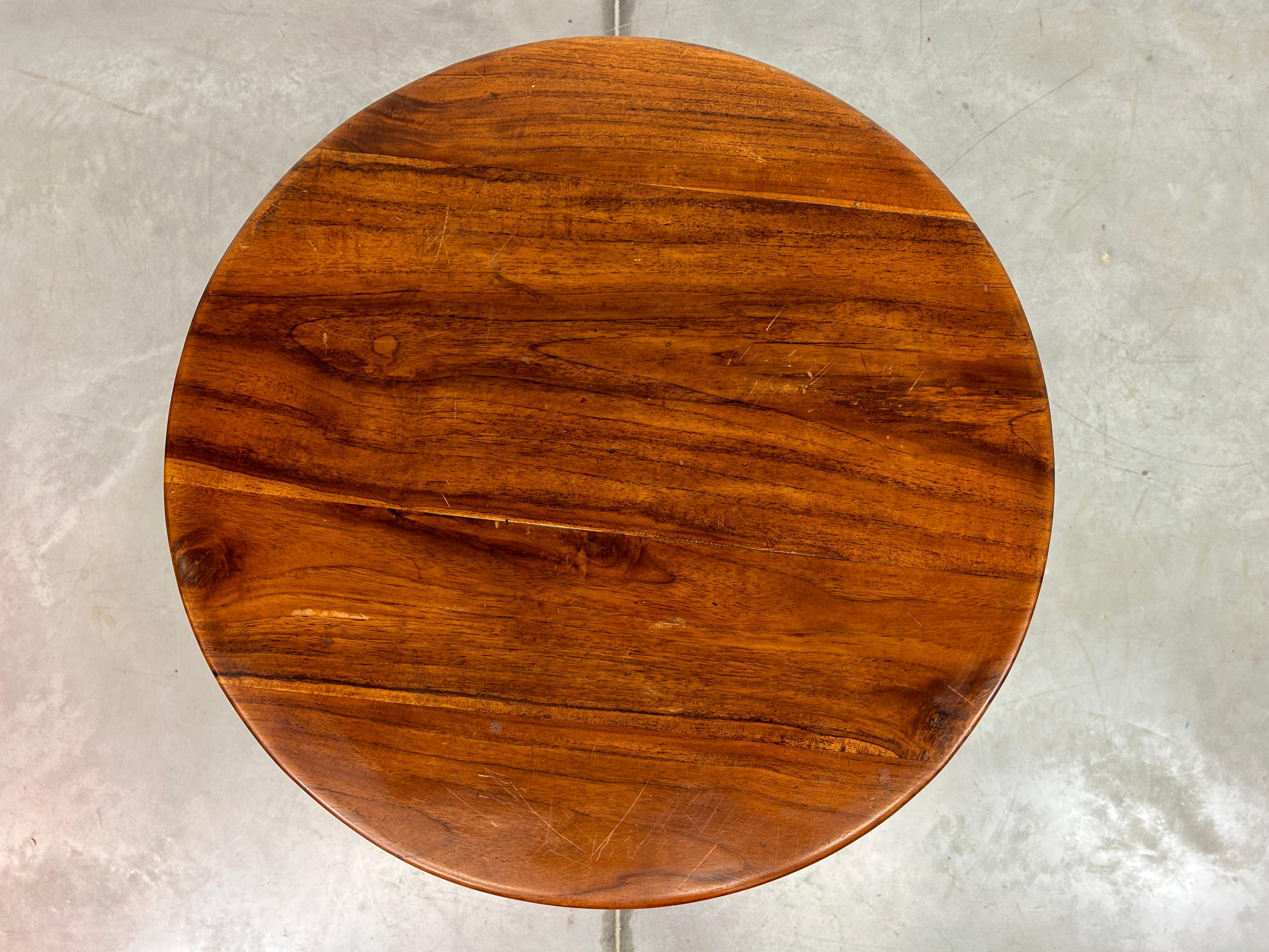 Autrichien Table basse art déco en noyer en vente