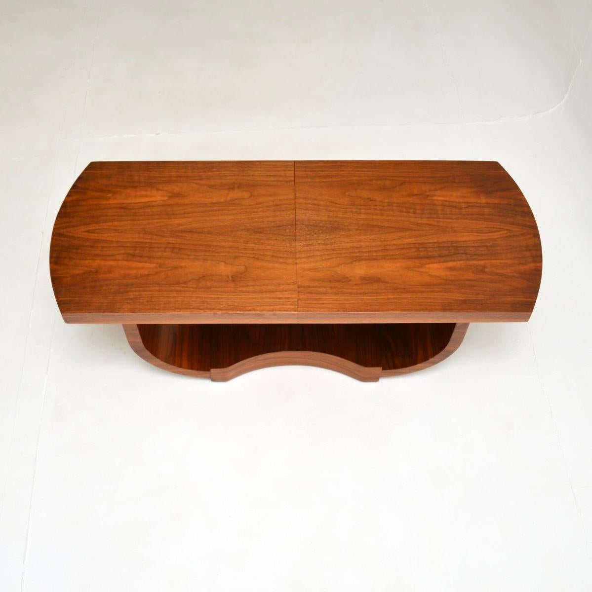 Table basse art déco en noyer Bon état - En vente à London, GB