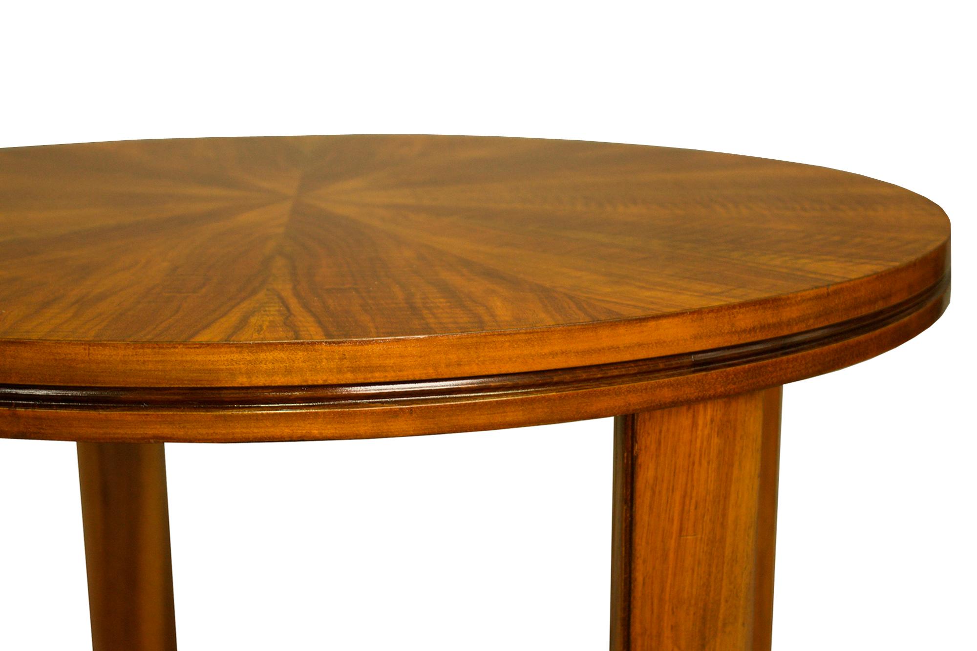 Art Deco Walnut Coffee Table In Excellent Condition For Sale In Brno, CZ