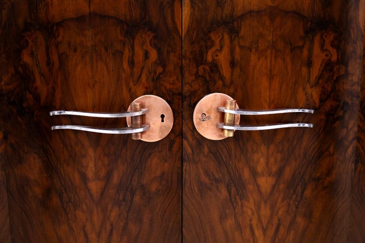 Mobile da toilette Art Déco in noce, Europa occidentale, metà del XX secolo. in vendita 2