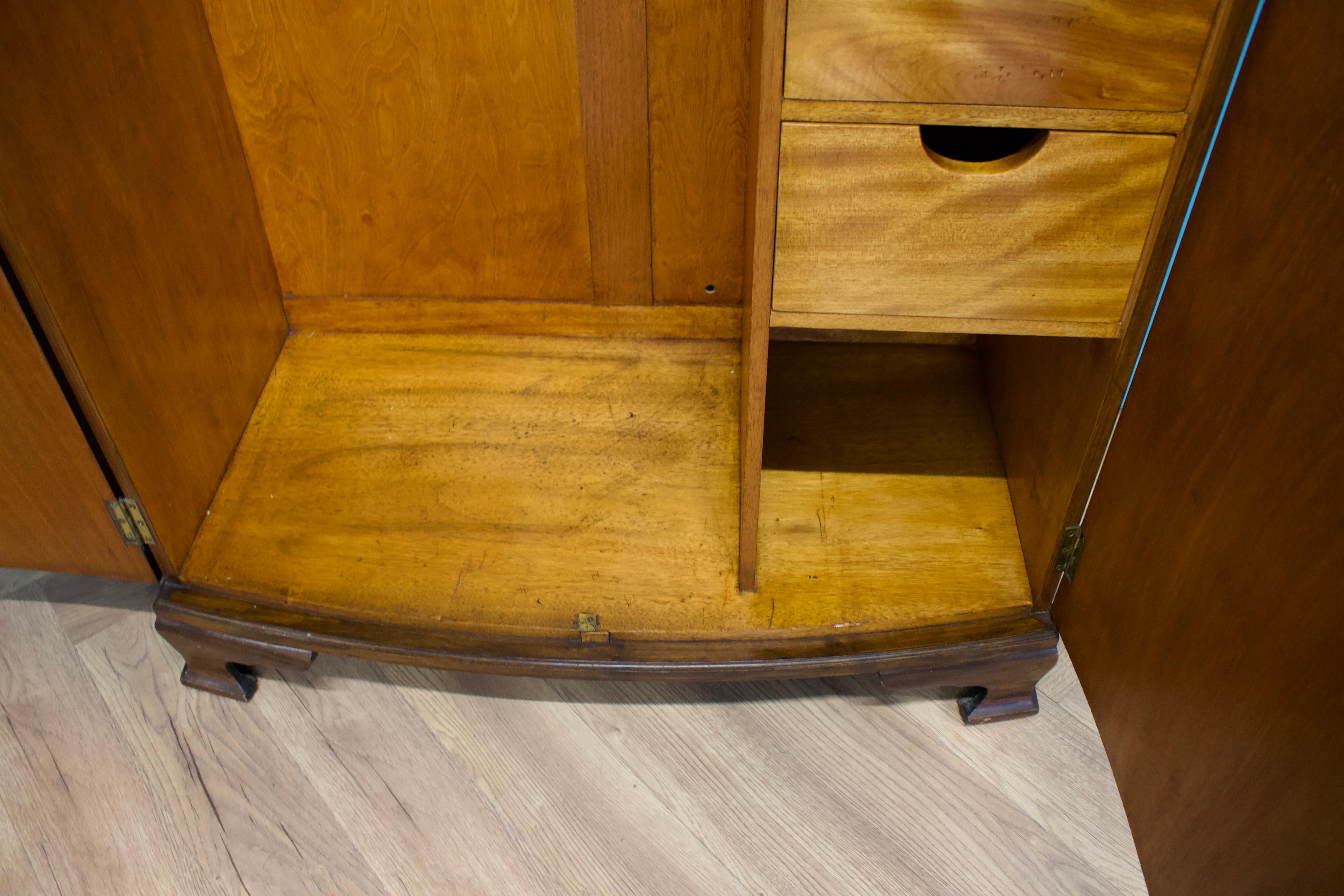 Art Deco Walnut Compact Wardrobe, 1930s in vendita 2