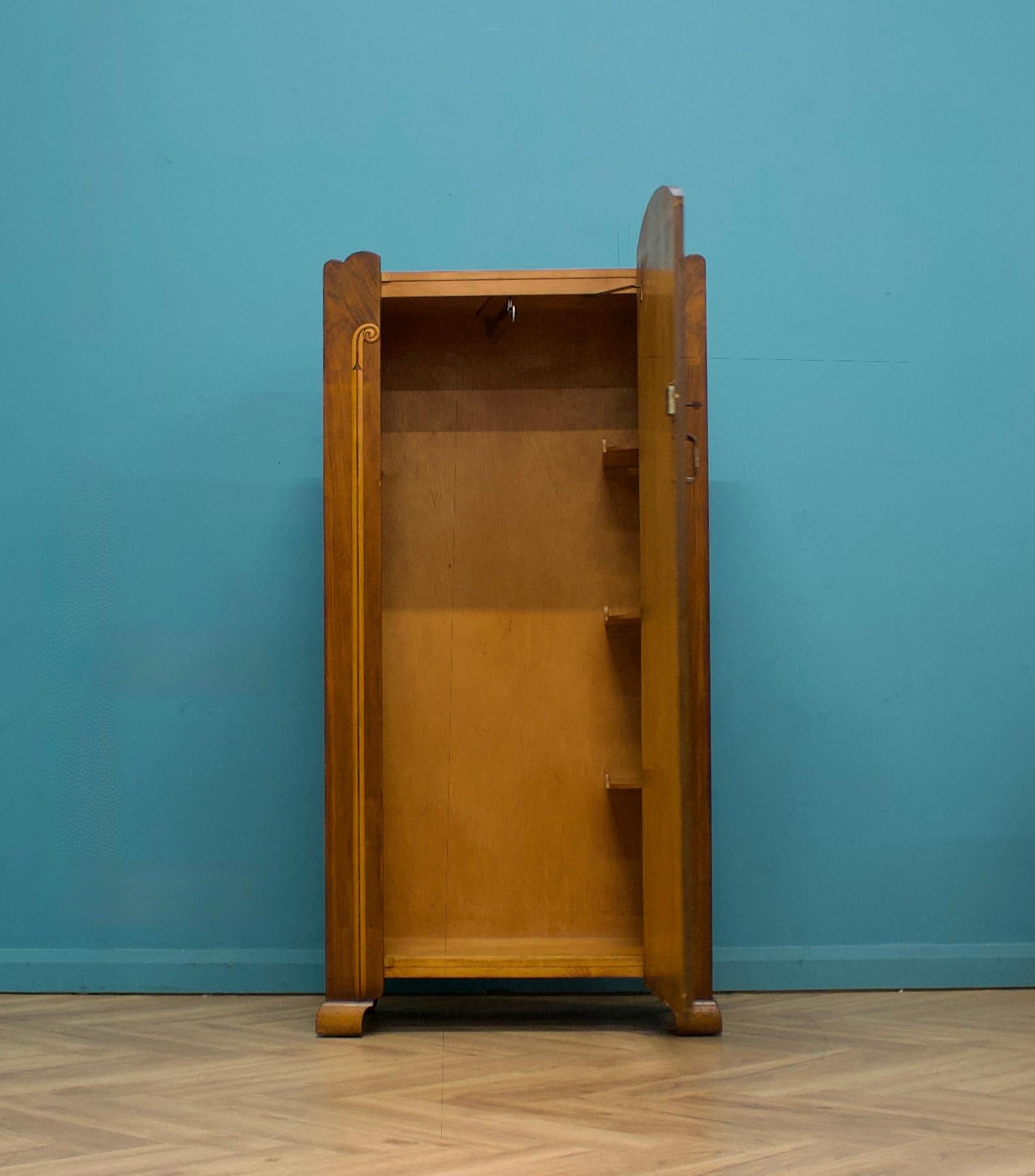 Armadio compatto in noce Art Déco, anni '30 in vendita 4