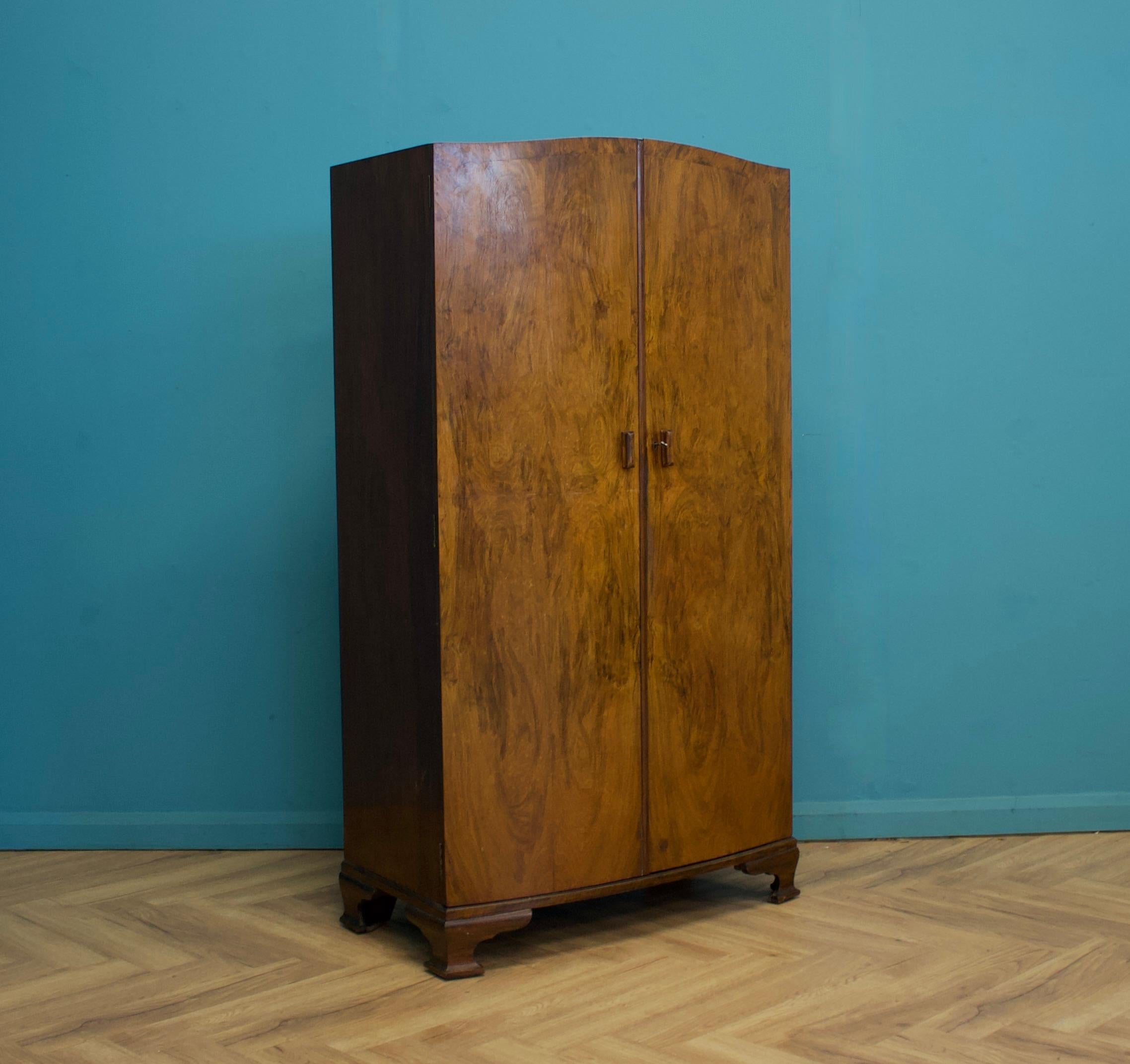 Art Déco Art Deco Walnut Compact Wardrobe, 1930s in vendita