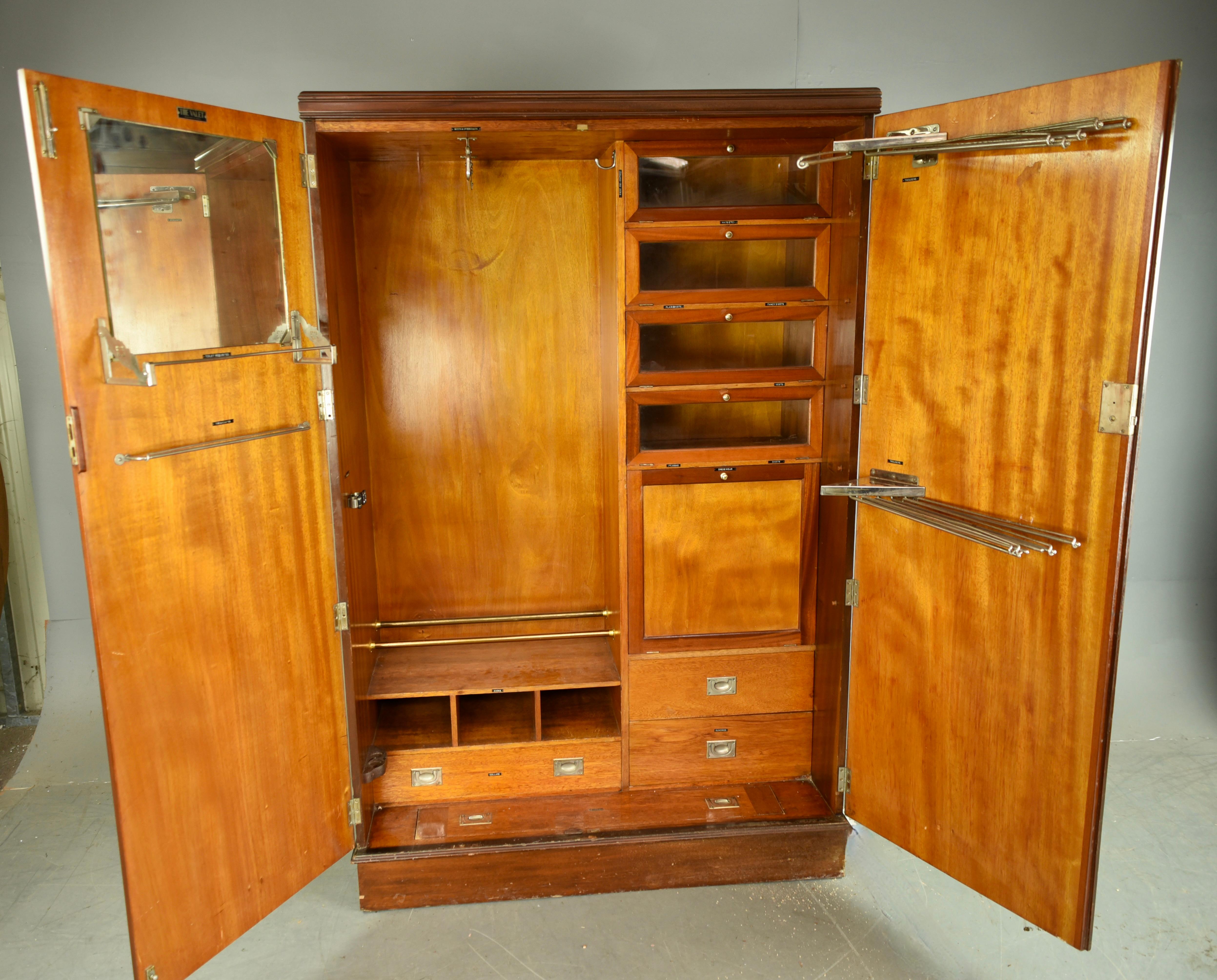 English Art Deco walnut compactom Gentlemen's wardrobe/armoire For Sale