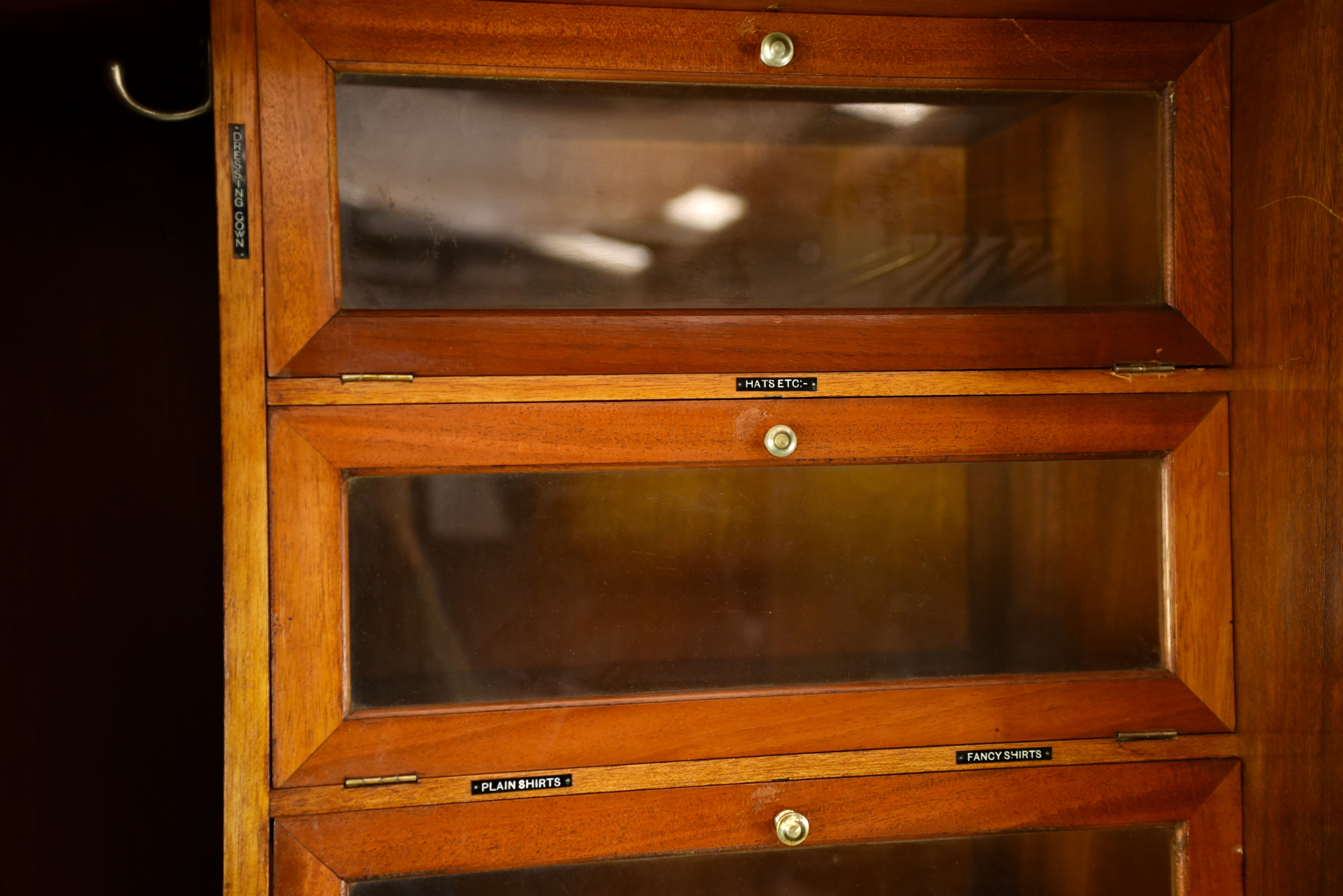 Art Deco walnut compactom Gentlemen's wardrobe/armoire In Good Condition In Chelmsford, GB