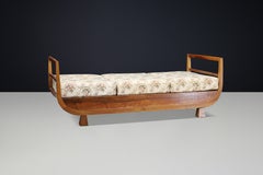 Art Deco Walnut Daybed Attributed to Jindřich Halabala, 1930s