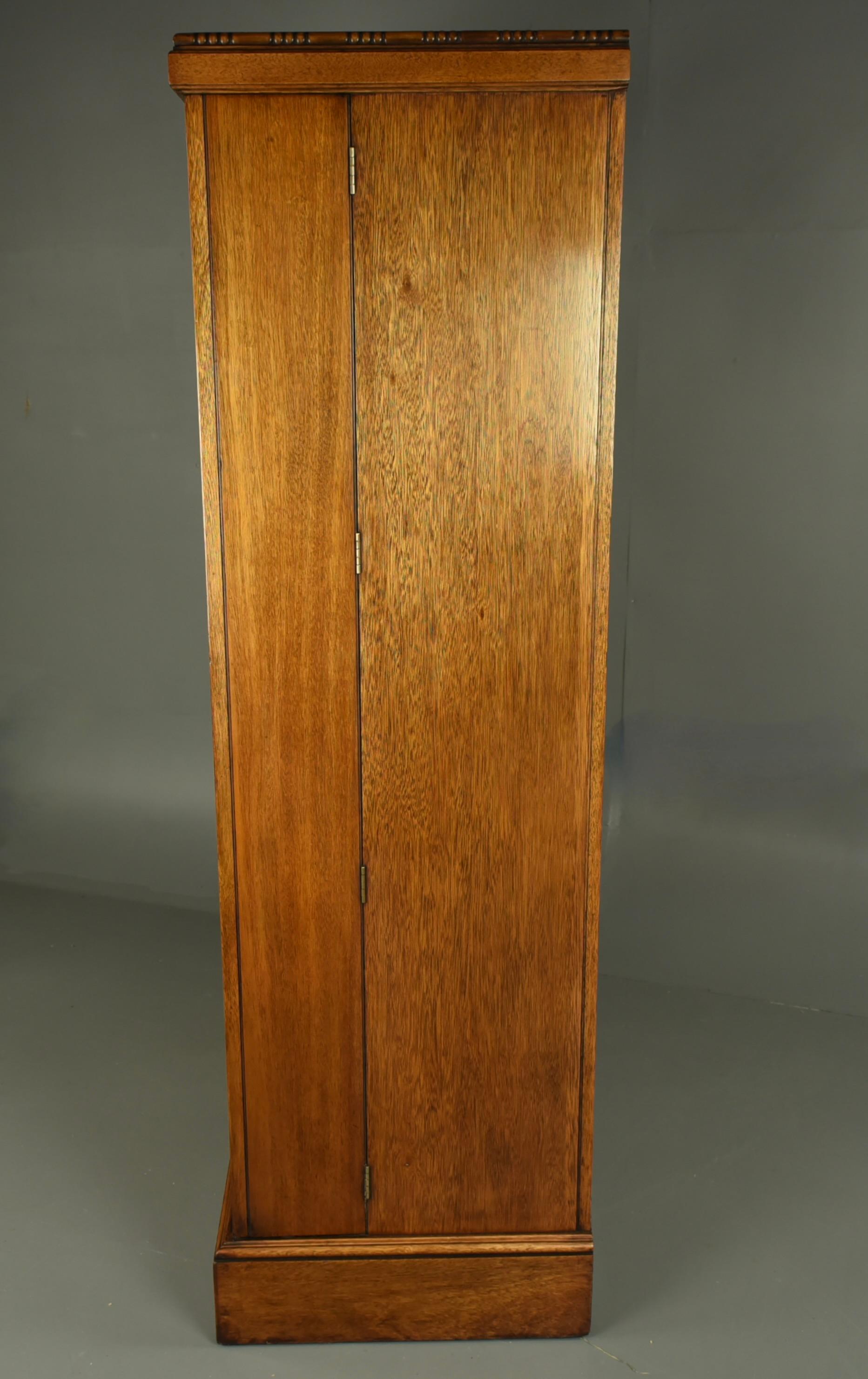 Art Deco walnut deep door compactom Gentleman's wardrobe 4