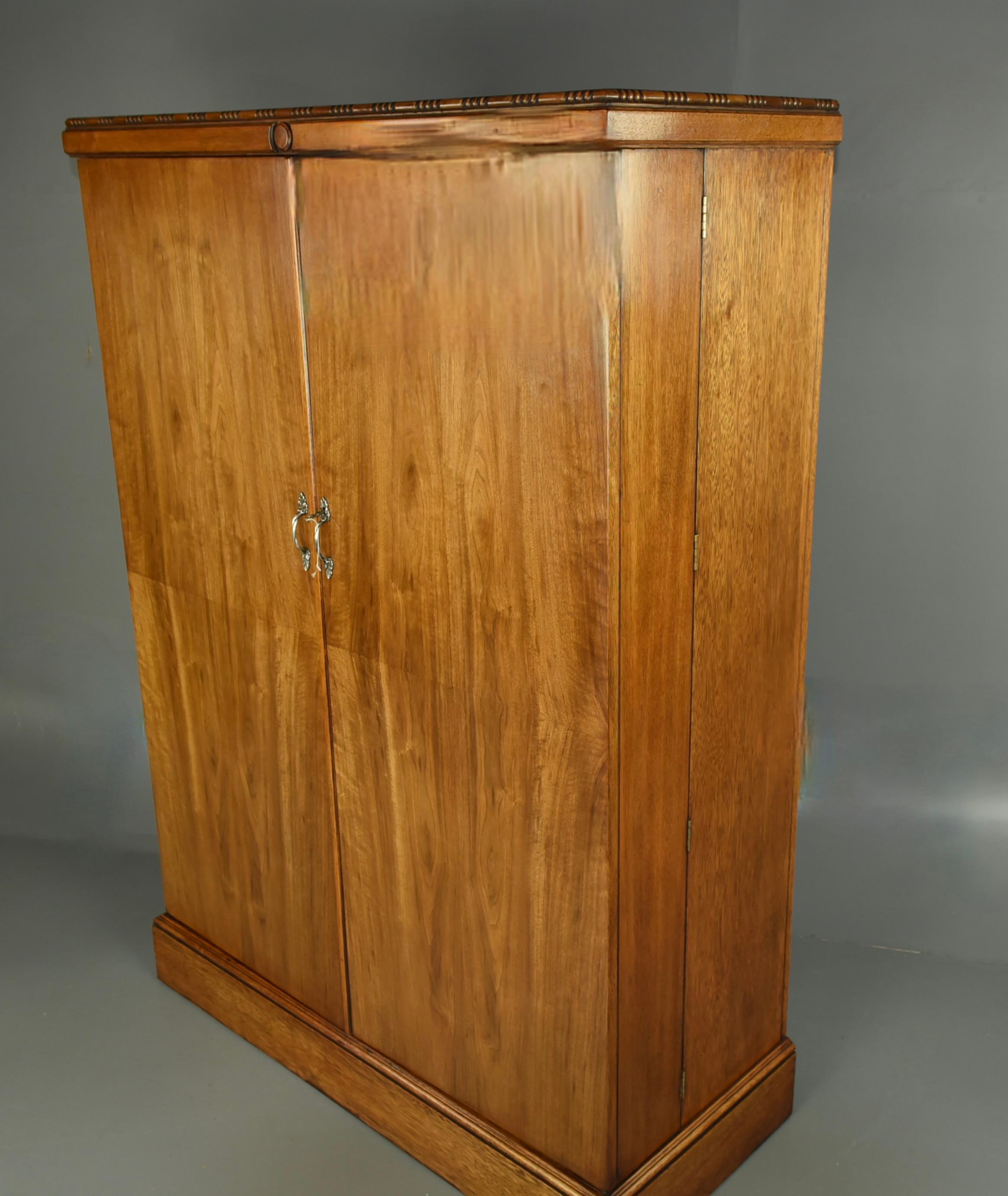 Early 20th Century Art Deco walnut deep door compactom Gentleman's wardrobe