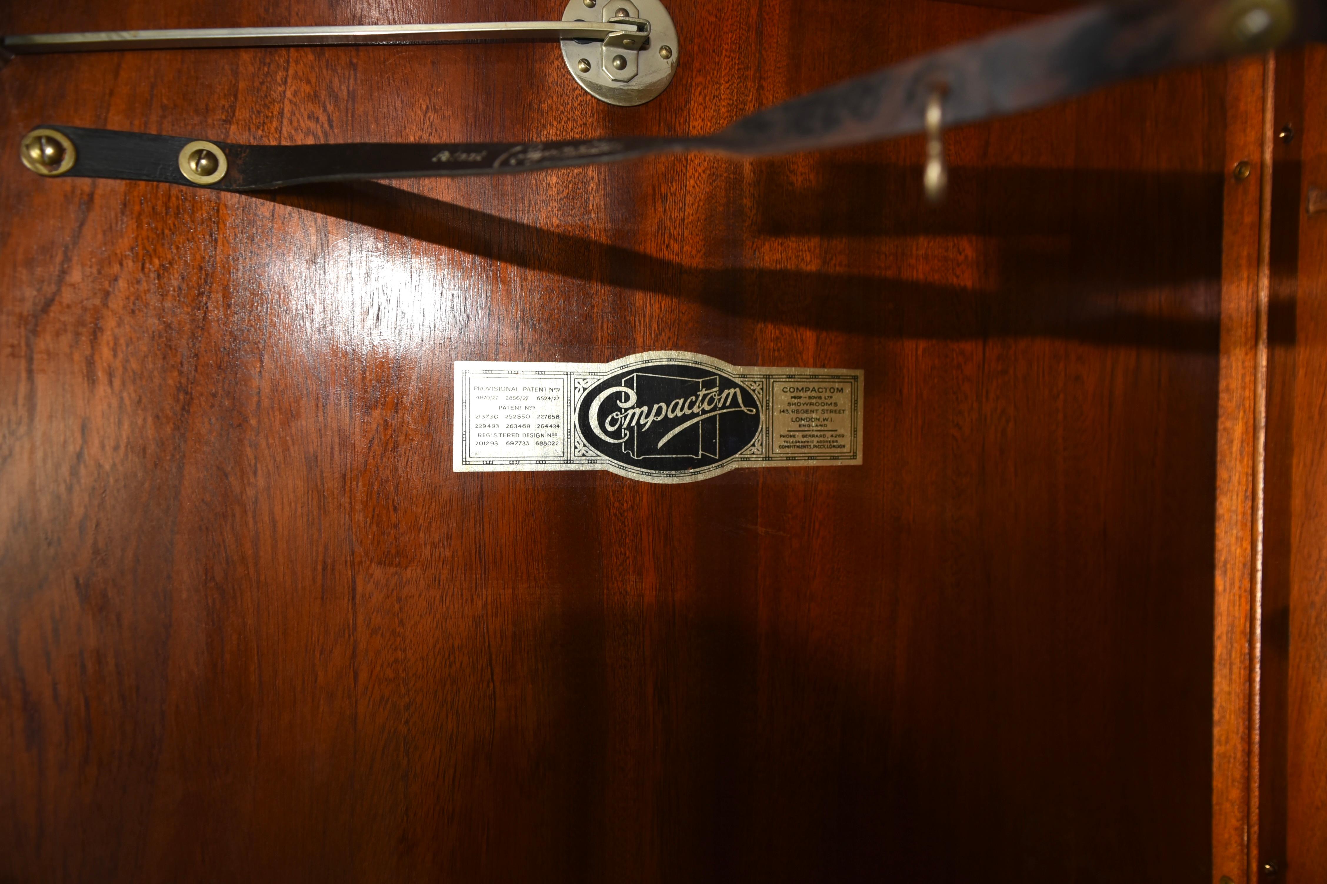Art Deco walnut deep door compactom Gentleman's wardrobe 1