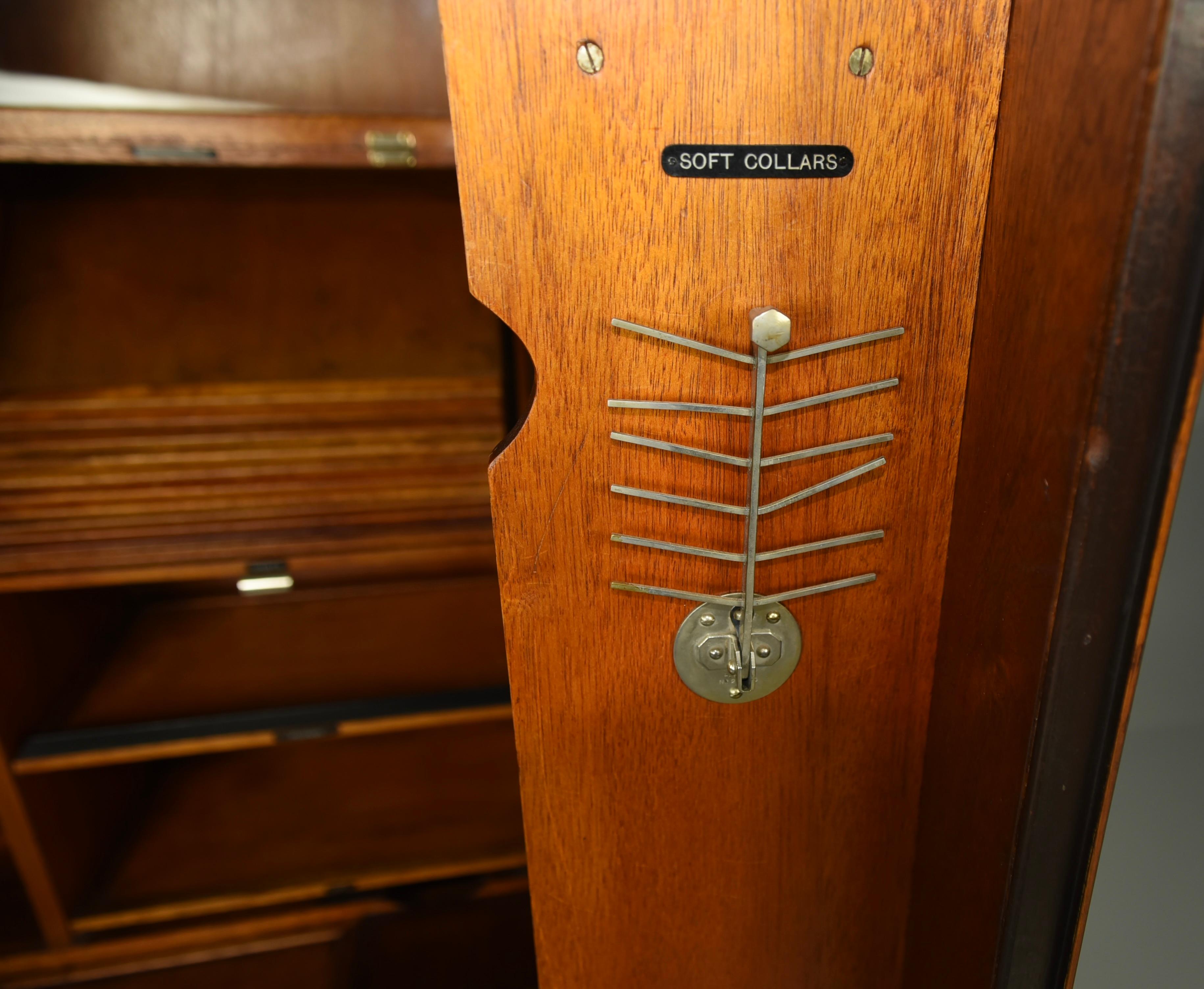 Art Deco walnut deep door compactom Gentleman's wardrobe 3