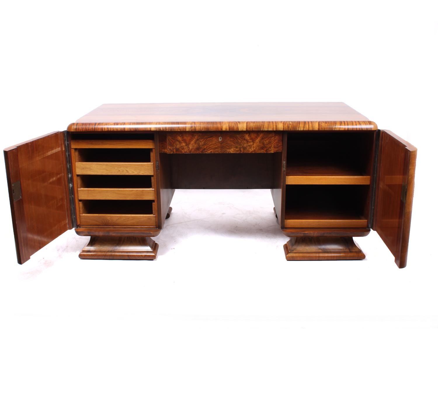Art Deco Walnut Desk, circa 1930 In Excellent Condition In Paddock Wood, Kent