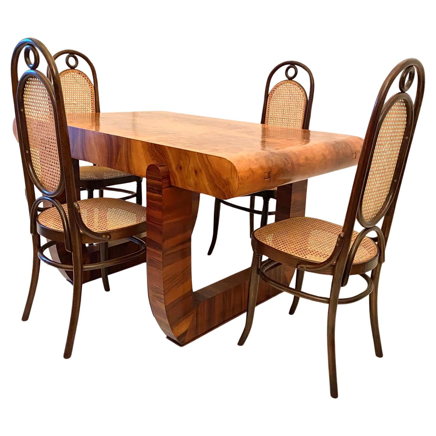 Art Deco Walnut Dining room set with Thonet chairs In Good Condition For Sale In Ceglie Messapica, IT