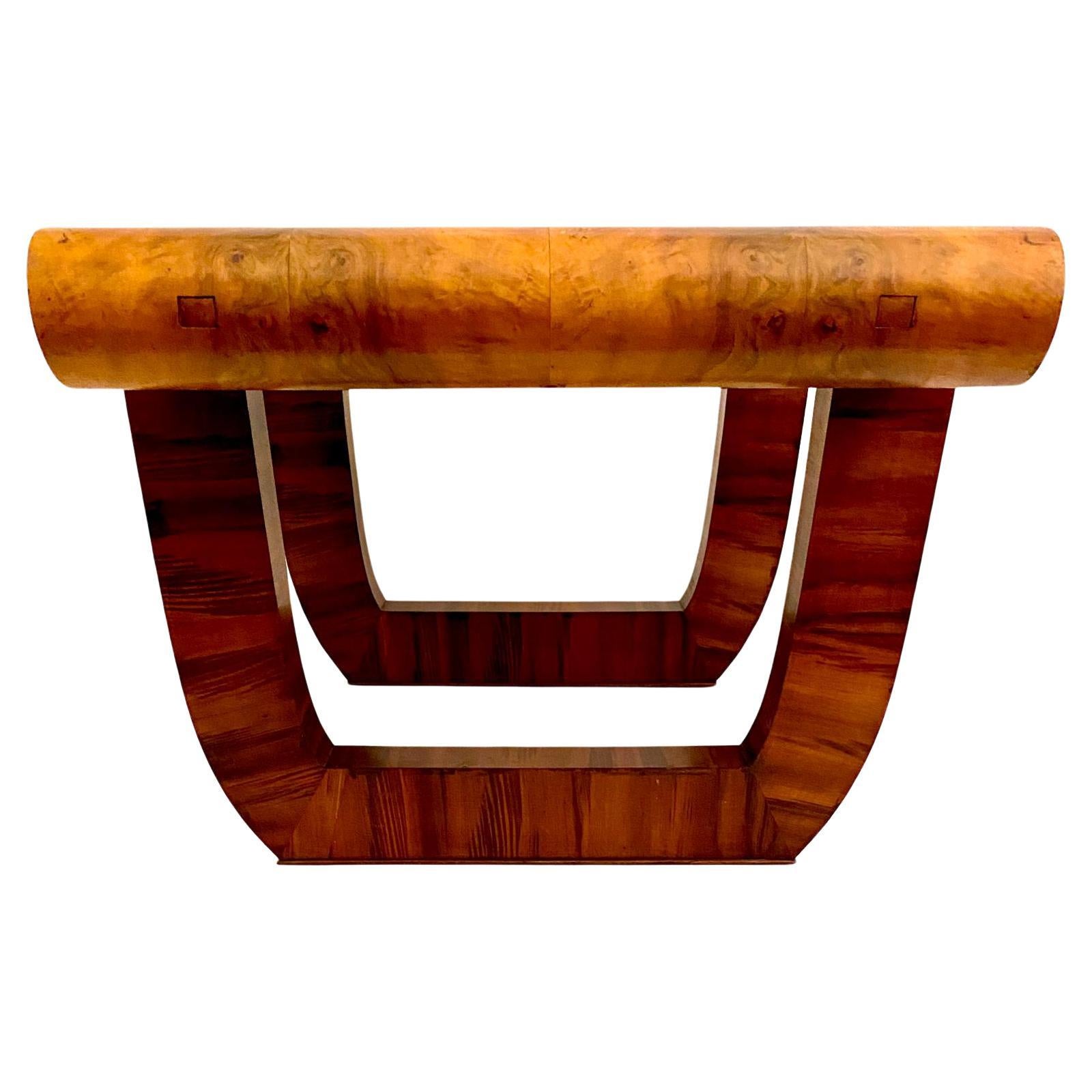 Art Deco Nussbaum Esszimmergarnitur mit Thonet Stühlen (Korbweide) im Angebot