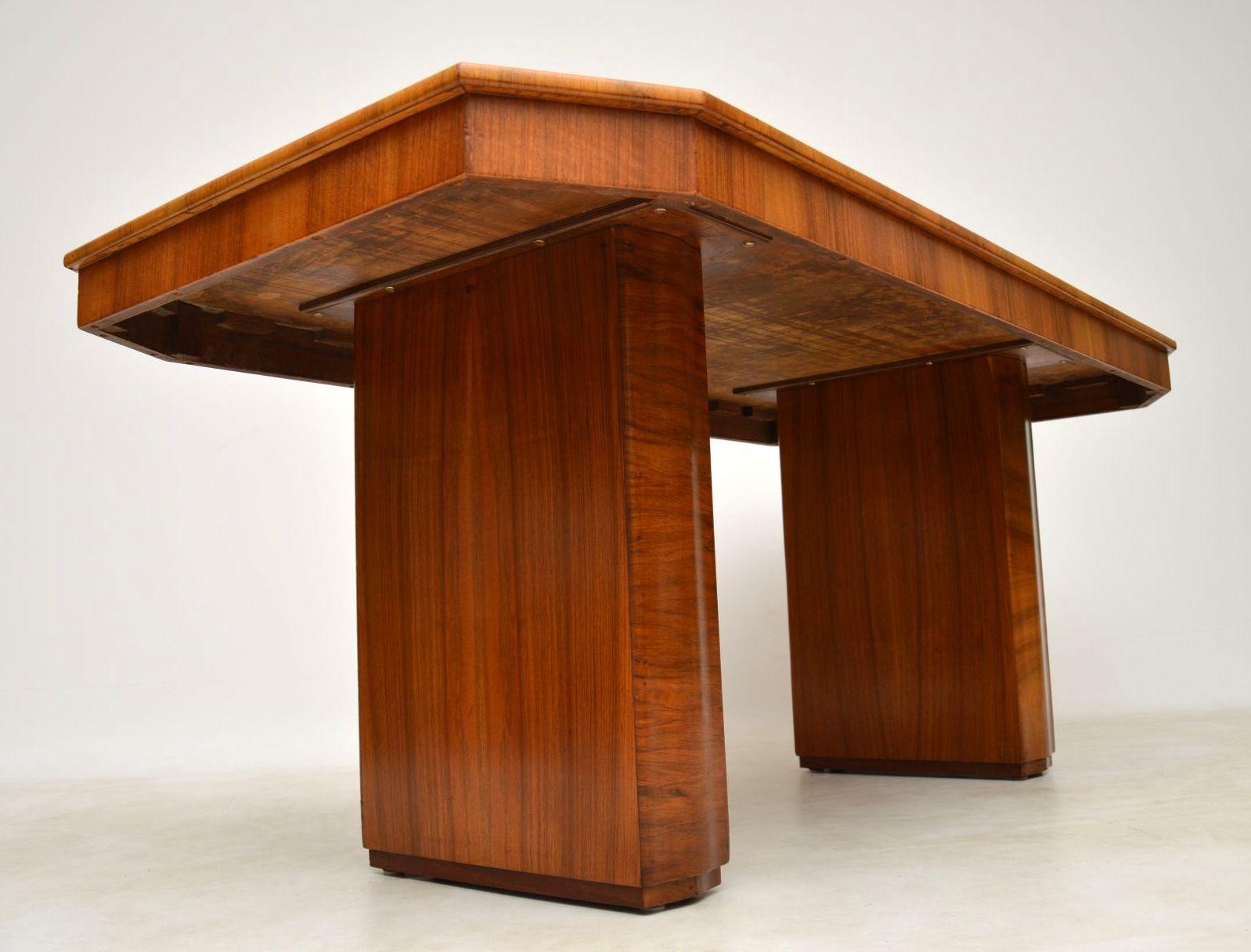 Art Deco Esstisch aus Nussbaumholz und sechs Stühle im Angebot 5