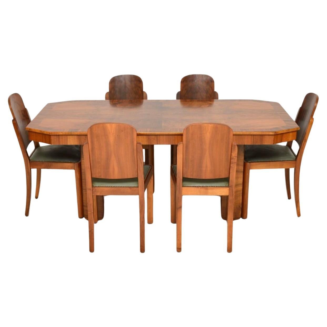 Art Deco Esstisch aus Nussbaumholz und sechs Stühle im Angebot