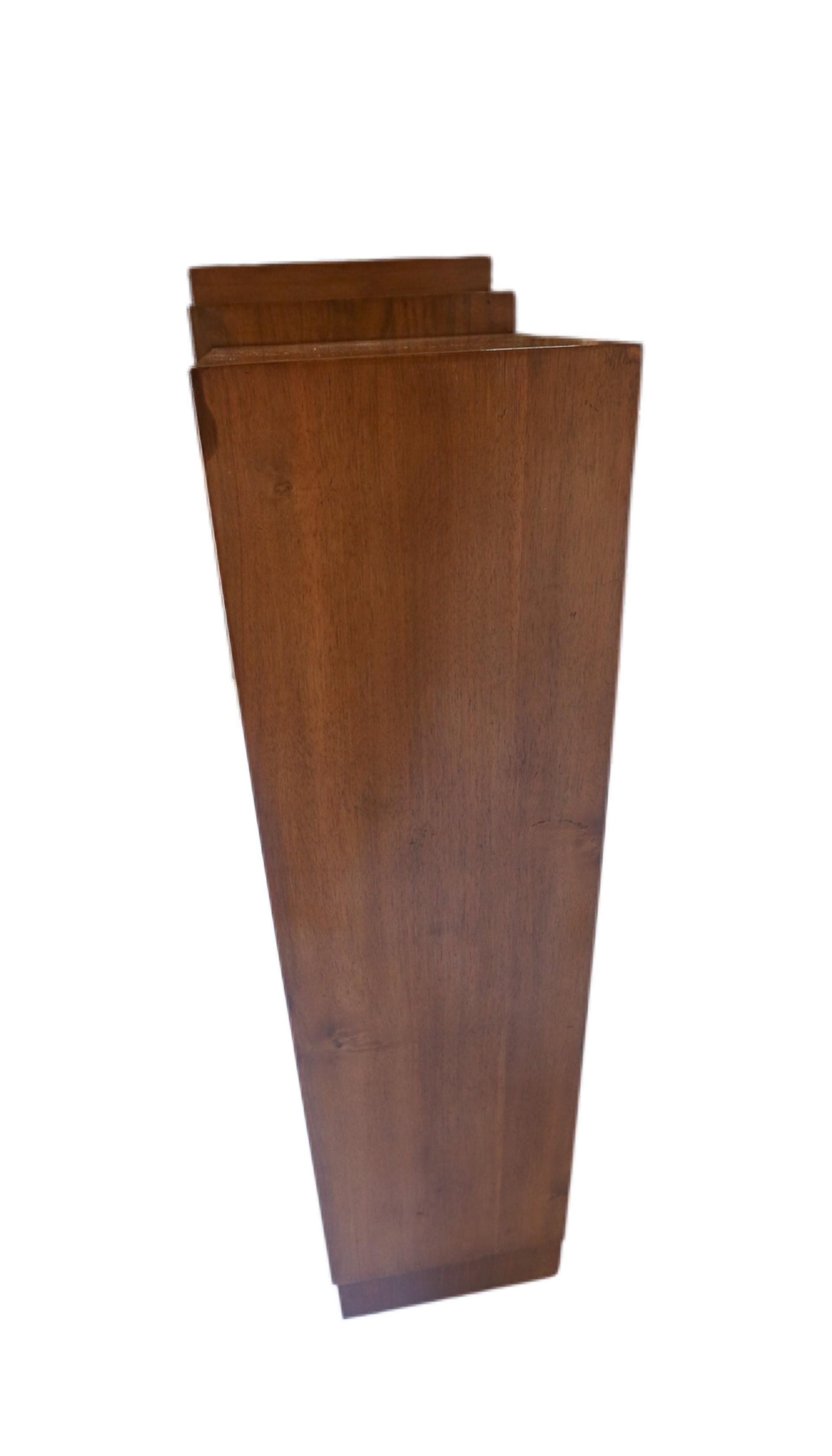 Noce Vetrina in noce Art Deco degli anni '30 circa in vendita