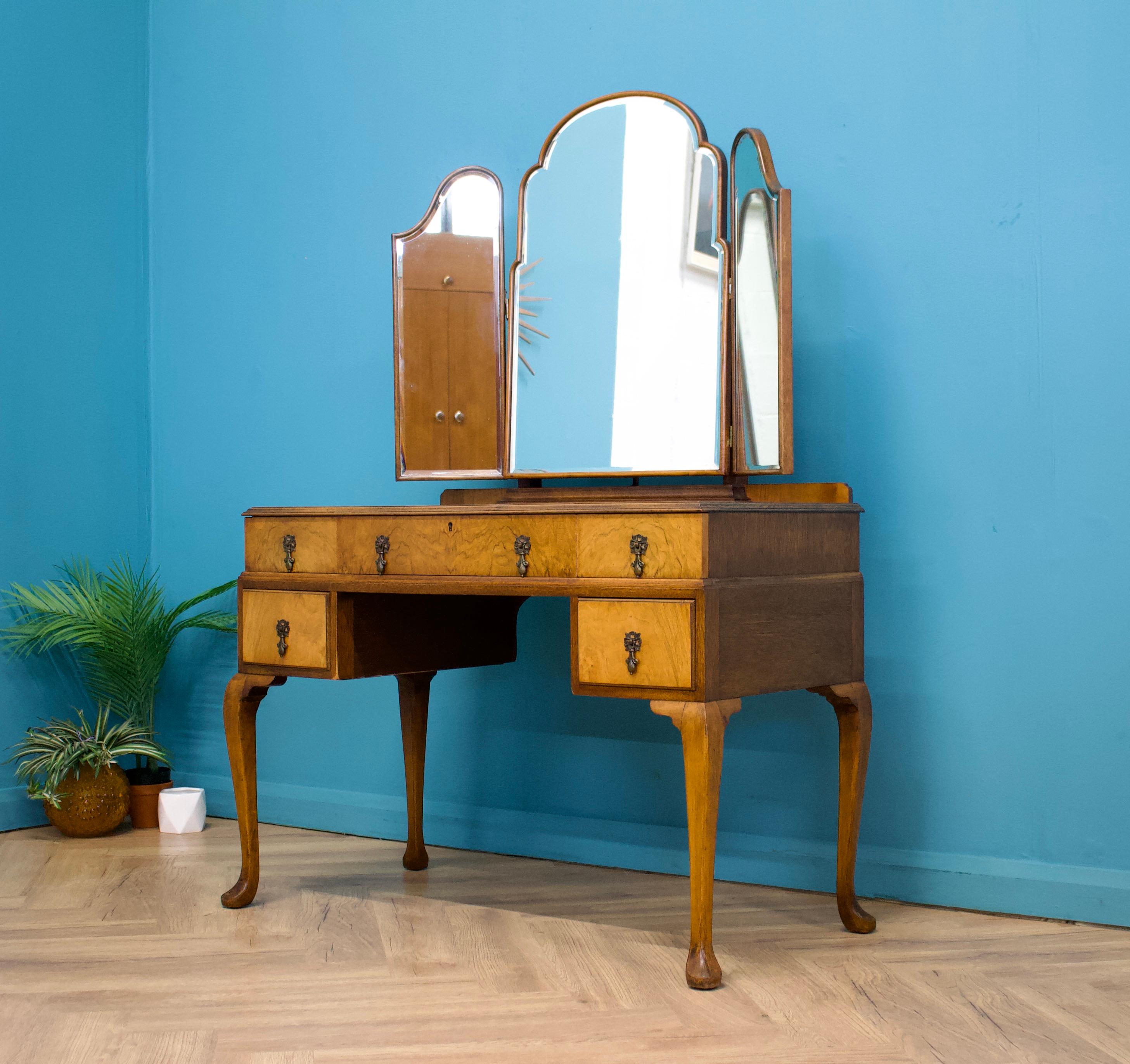 Art Deco Walnut Dressing Table & Chair from Waring and Gillow, 1930s In Good Condition In South Shields, GB