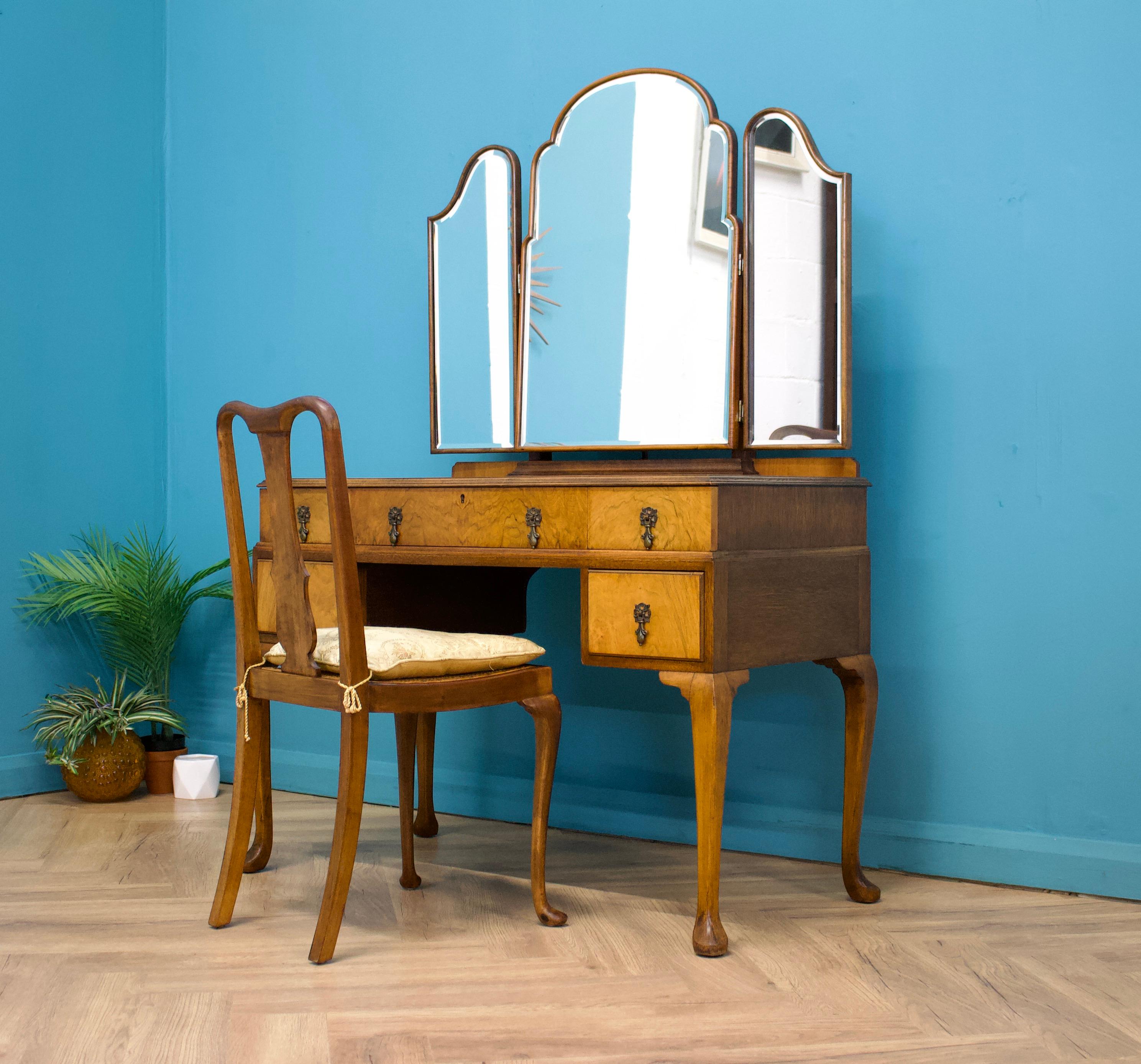 Mid-20th Century Art Deco Walnut Dressing Table & Chair from Waring and Gillow, 1930s