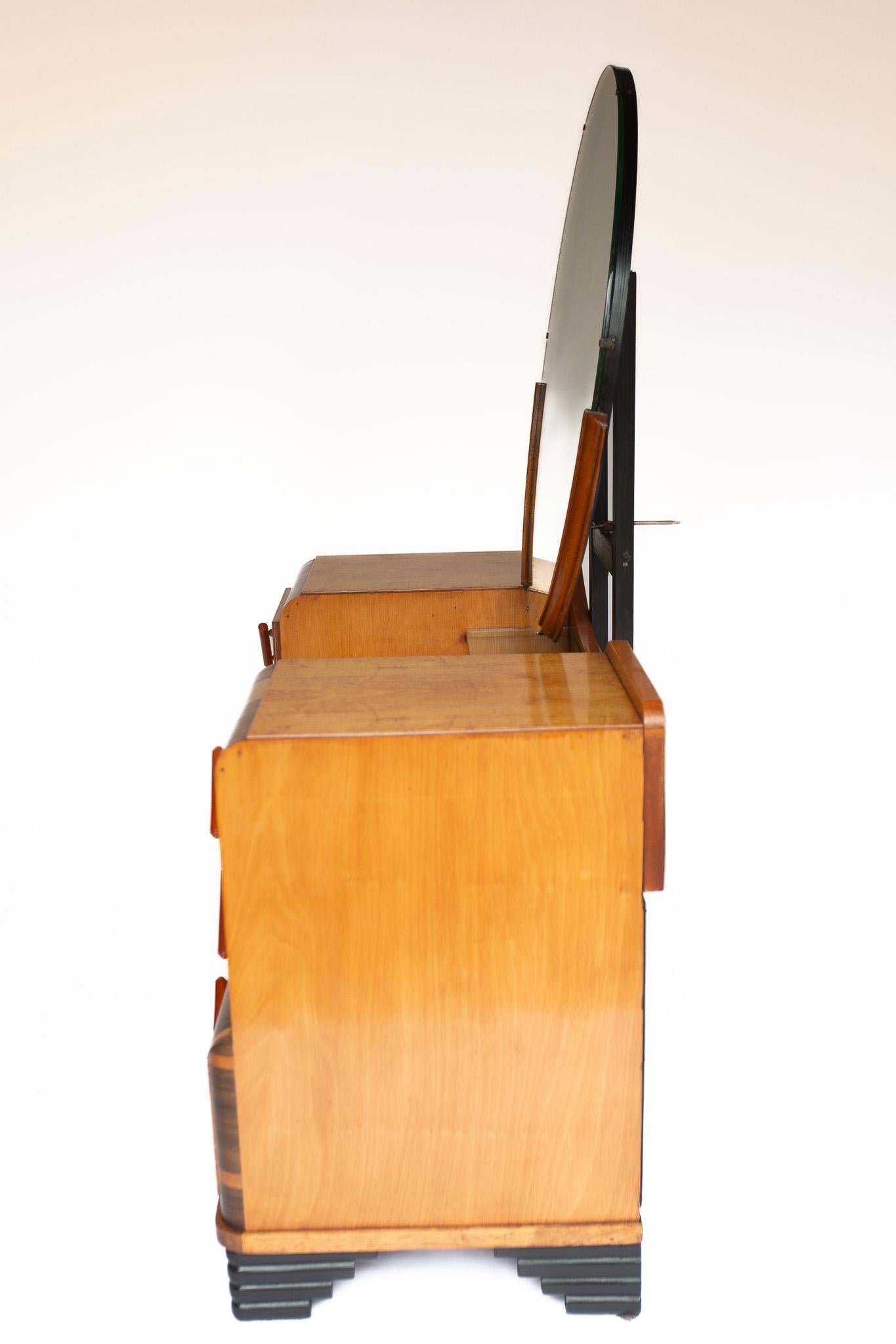 Mid-20th Century Art Deco Walnut Dressing Table circa 1930s For Sale