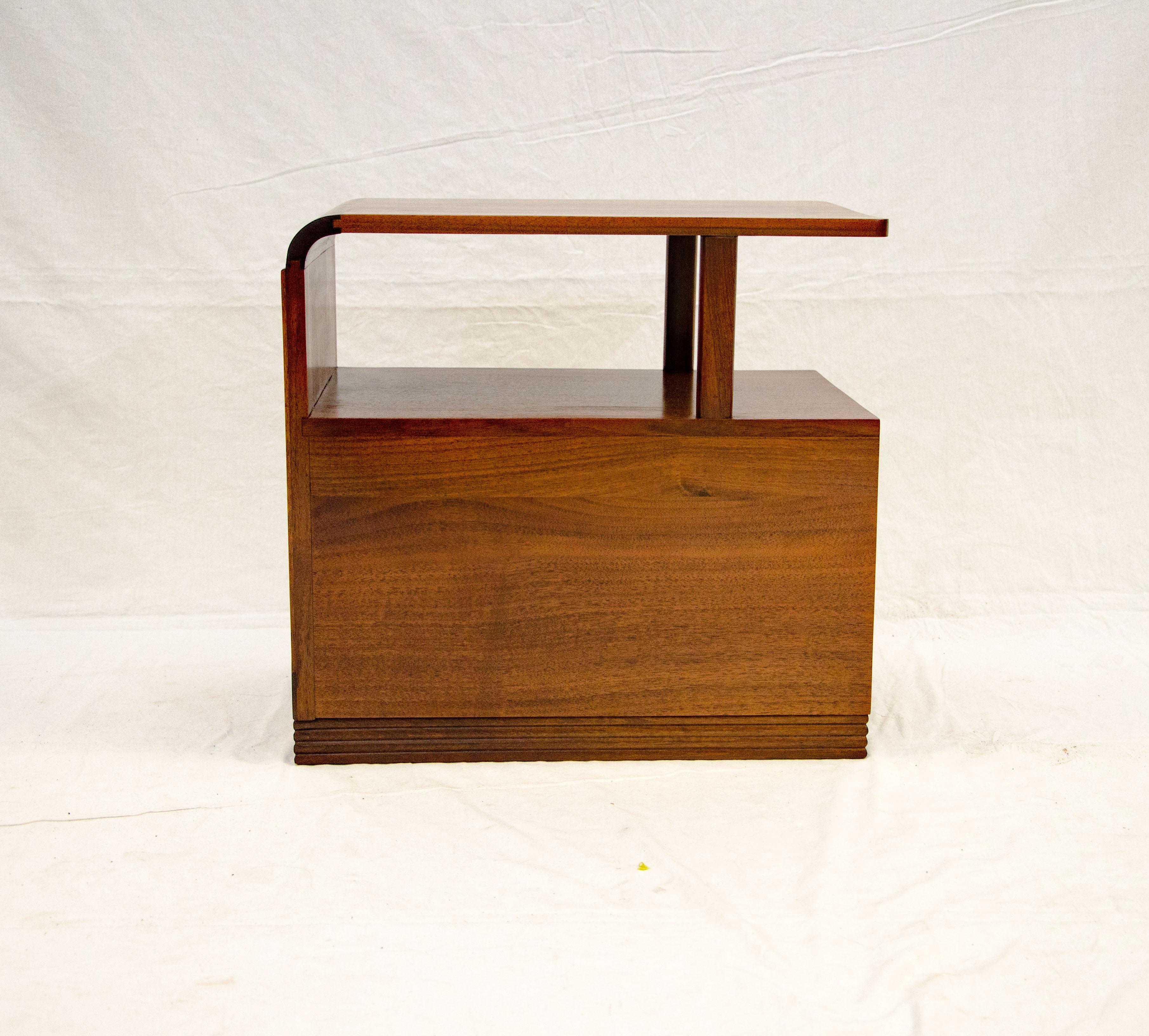 20th Century Art Deco Walnut End Table or Nightstand