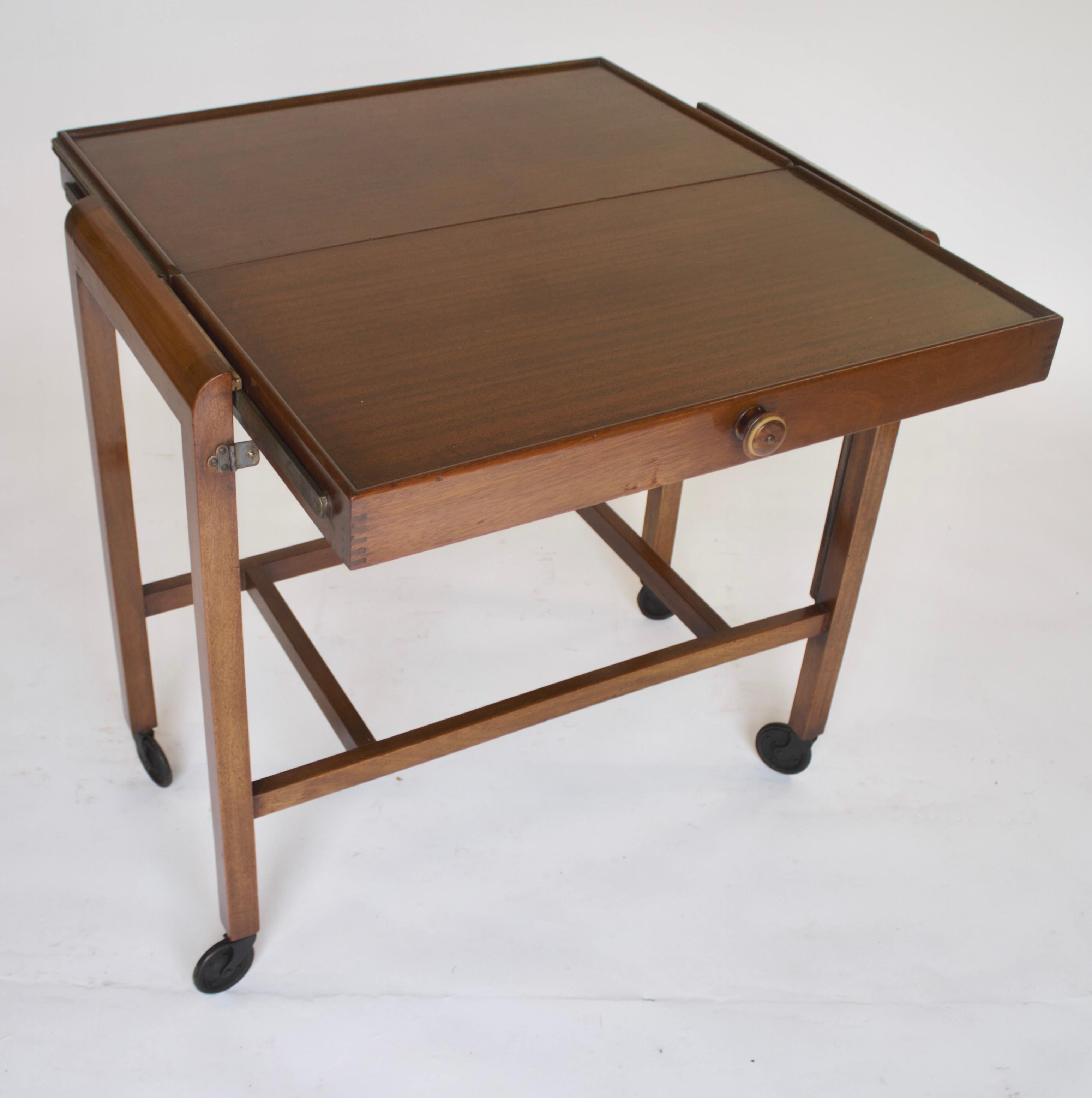 Polished Art Deco Walnut Fold over Cocktail Serving Trolley circa 1930s' For Sale