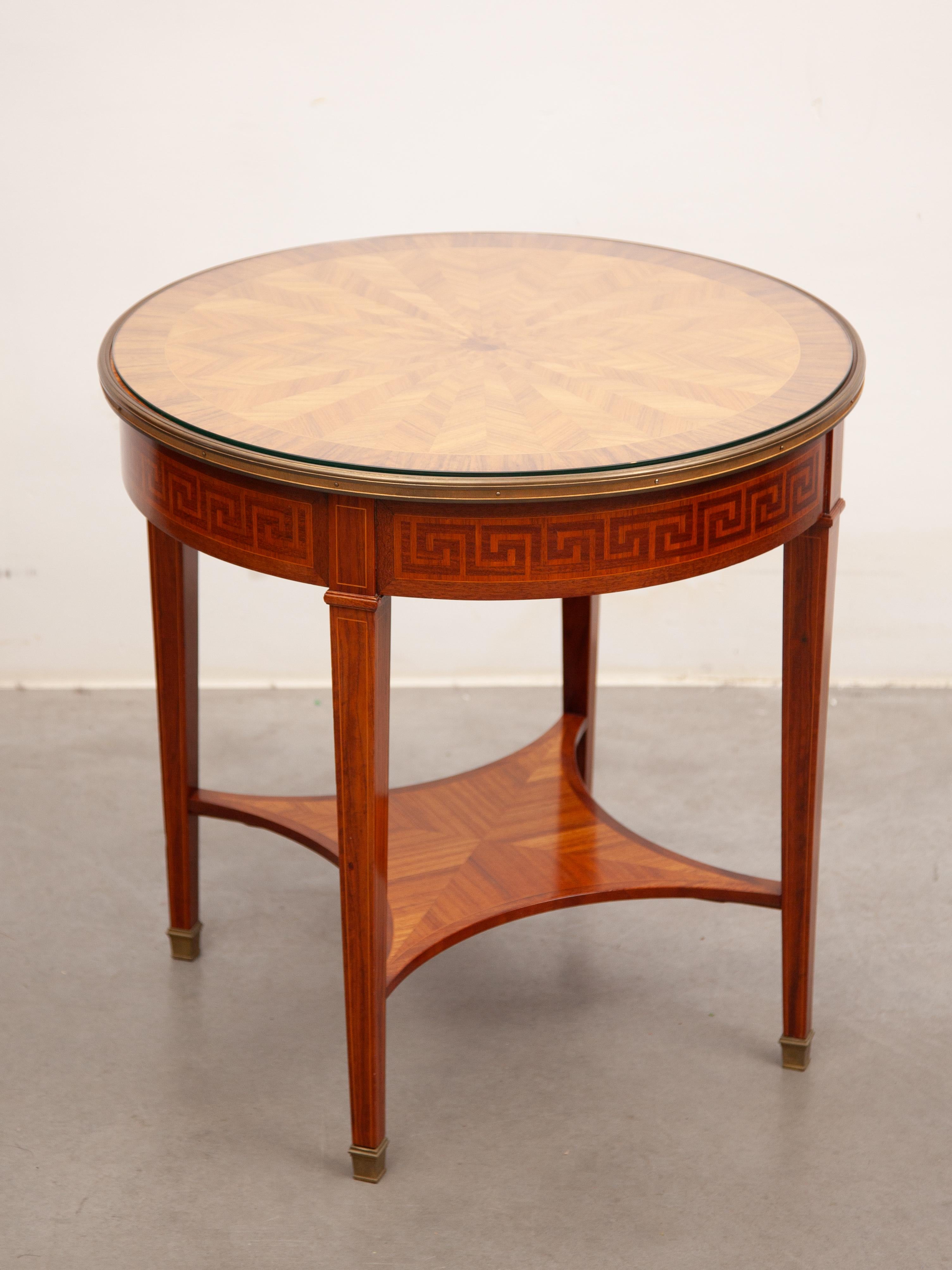 Tavolino circolare Bouillotte in noce Art Déco con piano intarsiato, anni '30 in vendita 5