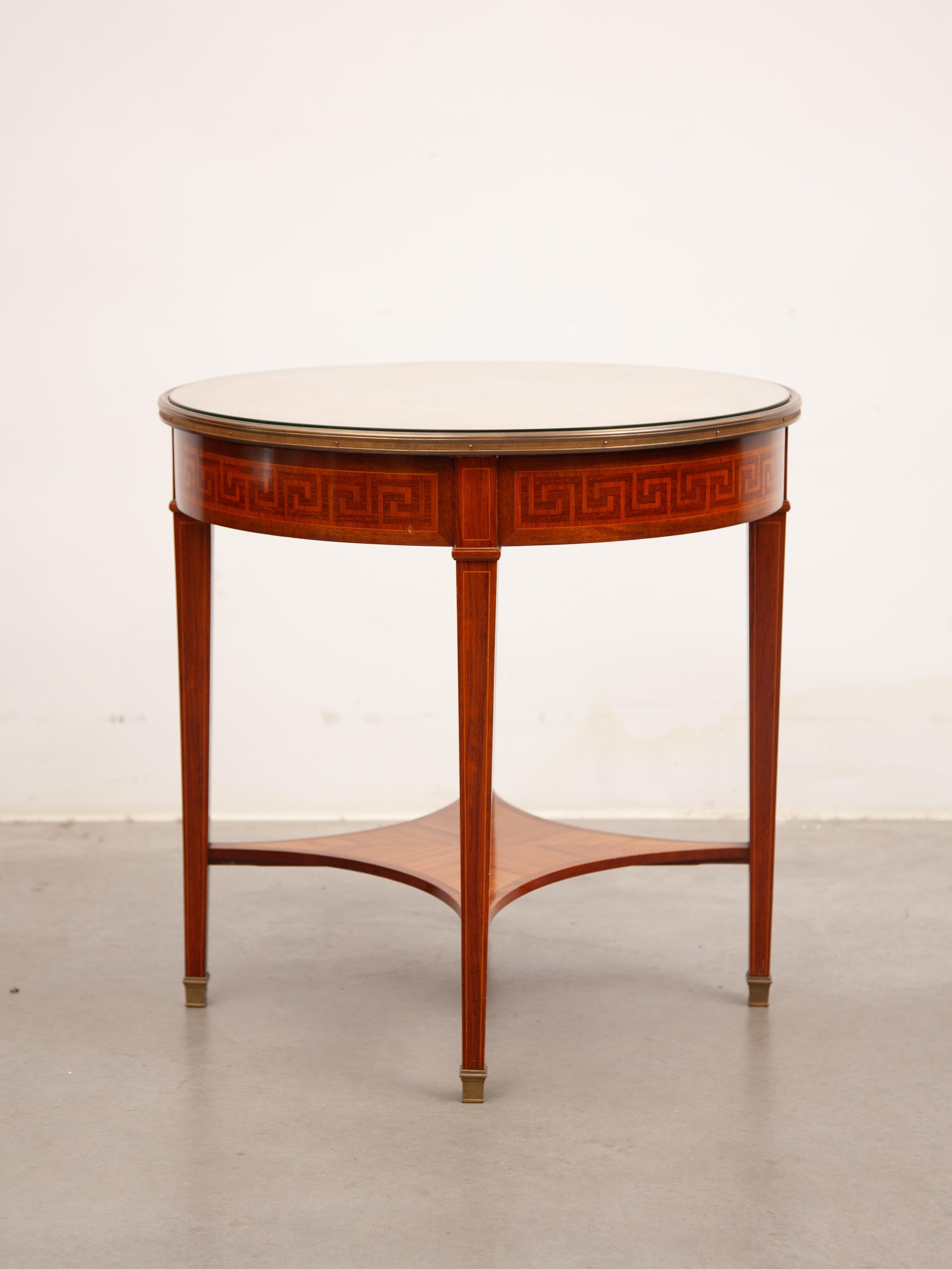 Tavolino circolare Bouillotte in noce Art Déco con piano intarsiato, anni '30 In condizioni buone in vendita a Antwerp, BE