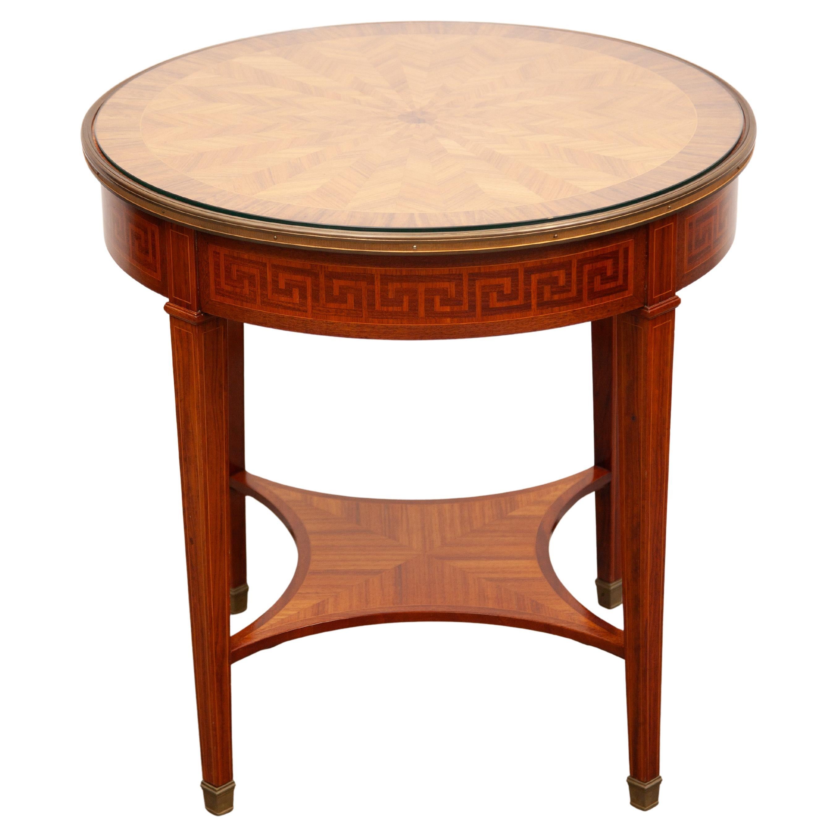 Table à café - table d'appoint circulaire Bouillotte Art Déco en noyer et marqueterie, années 1930