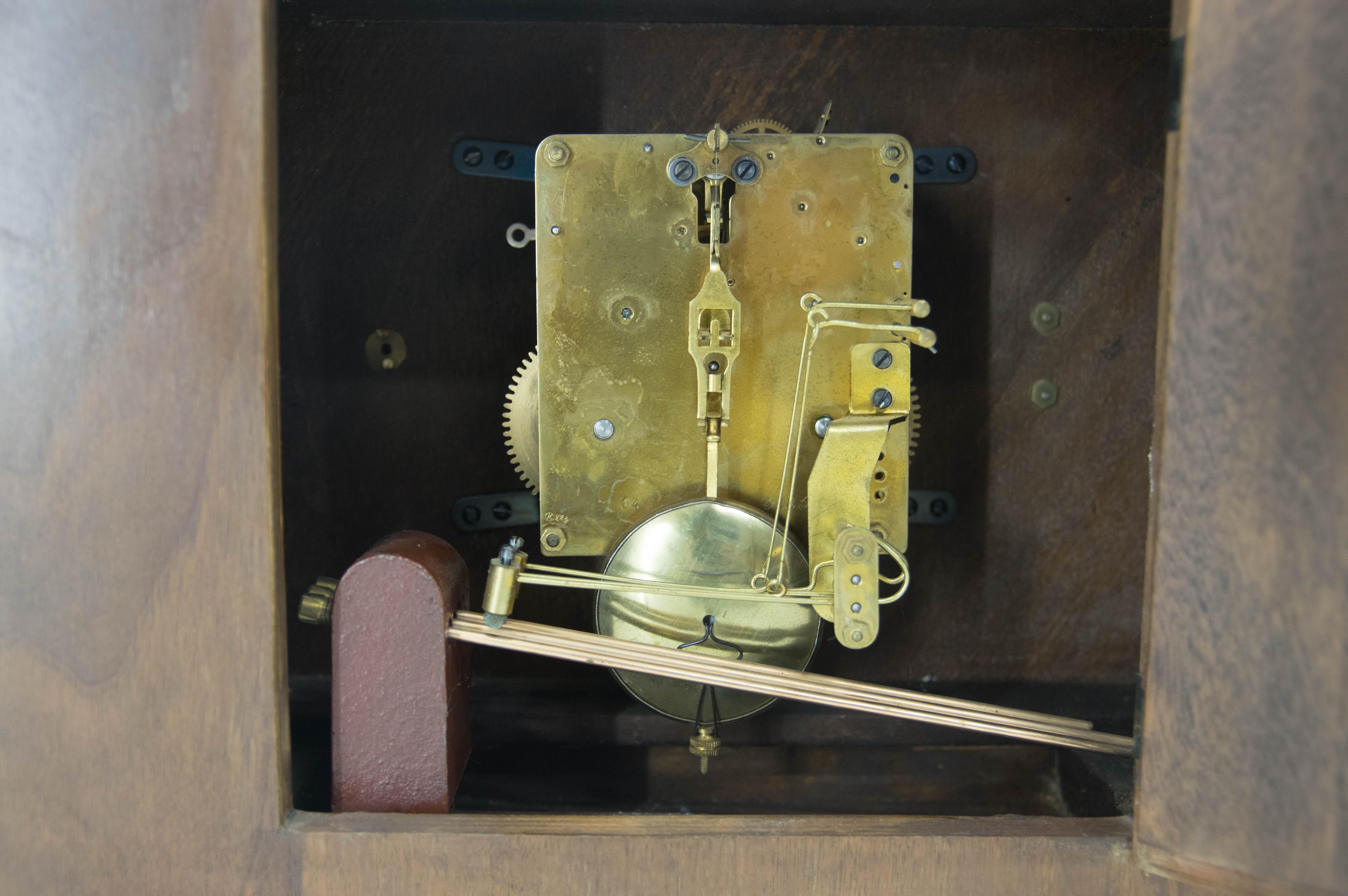 Art Deco Walnut Mantel Clock Mauthe, Germany, 1930s In Good Condition In Praha, CZ
