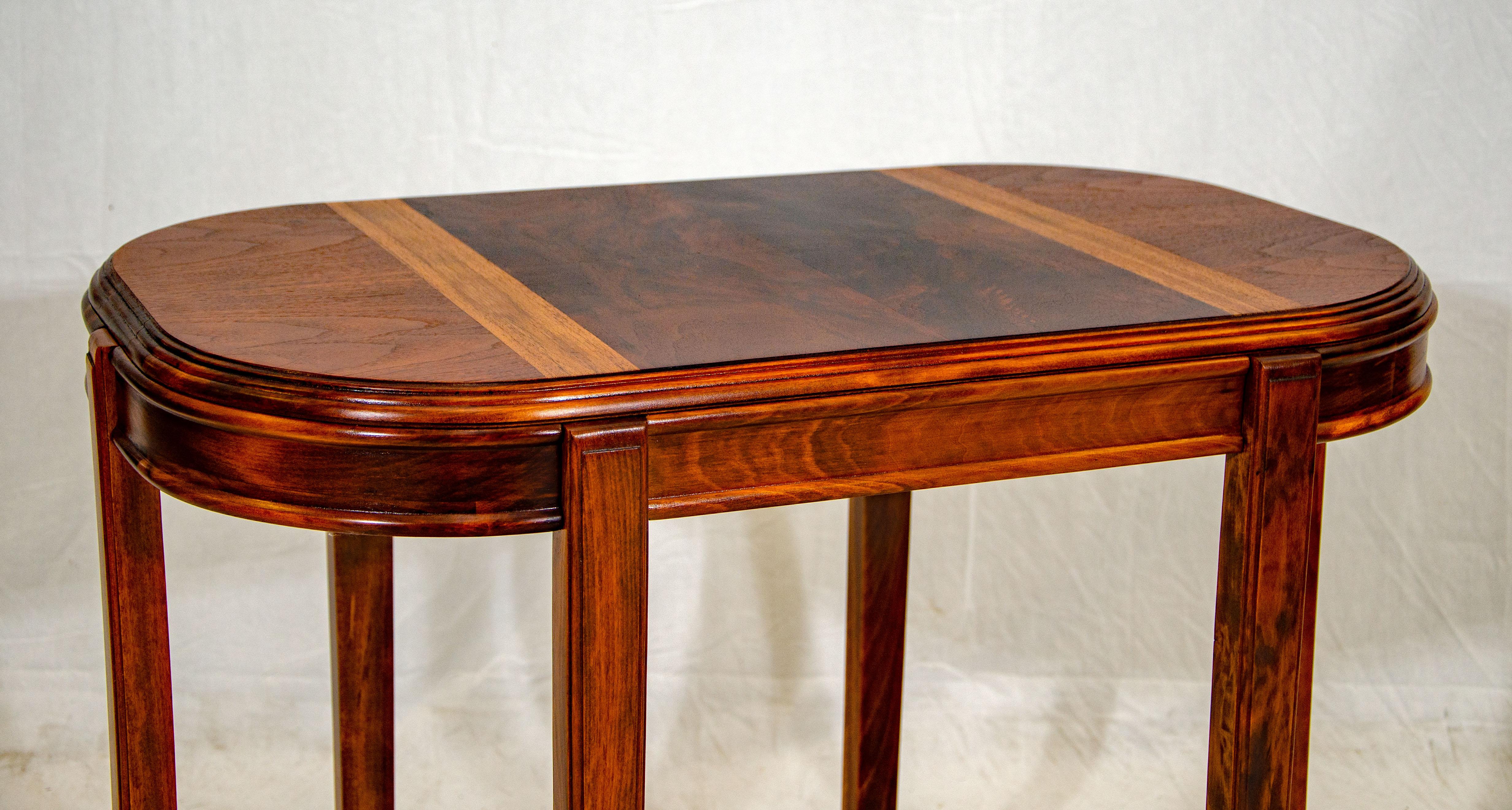 Art Deco Walnut Occasional Table, Center Table In Good Condition For Sale In Crockett, CA