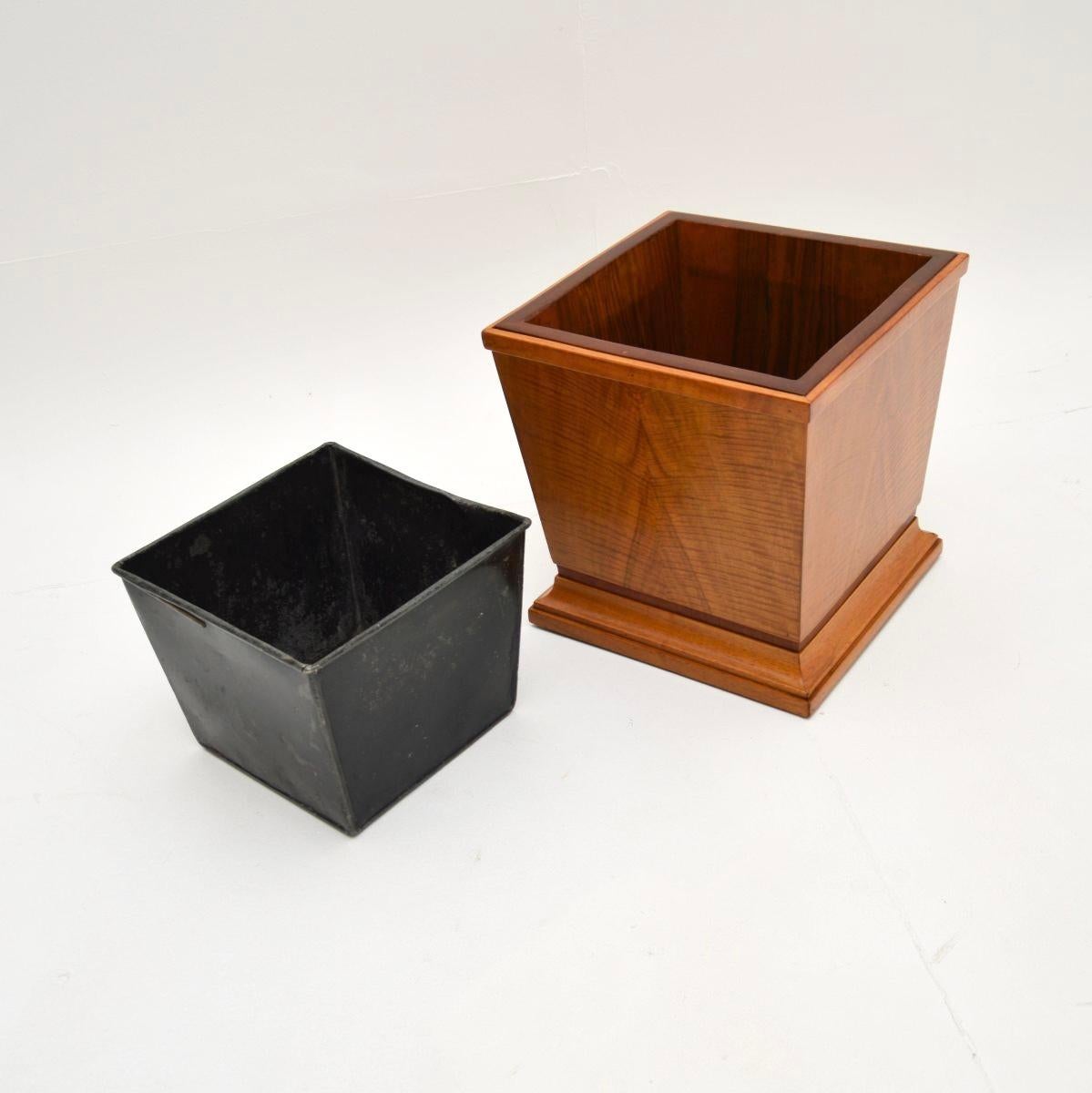 Jardinière Art Déco en noyer / Corbeille à papier Bon état - En vente à London, GB