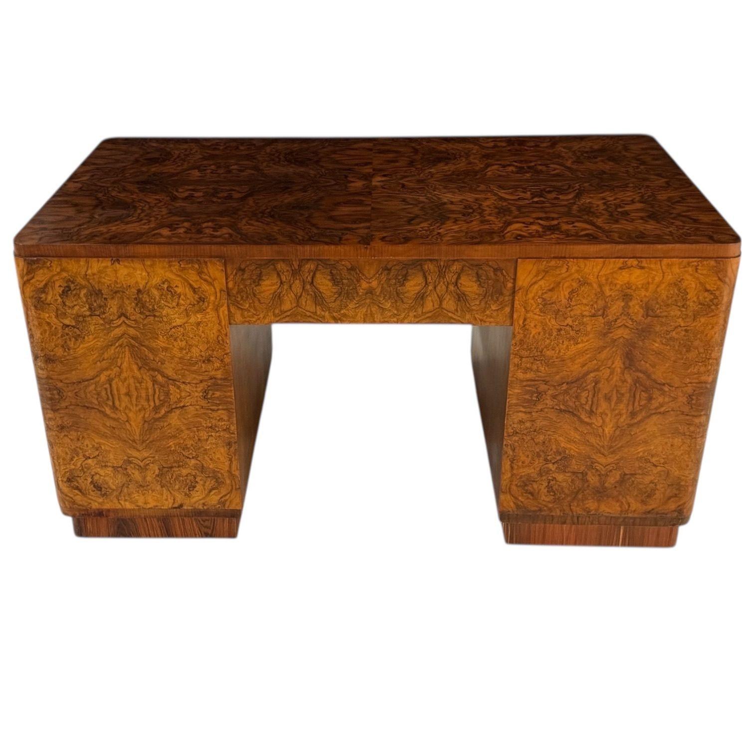 Art Deco Walnut Rosewood Burl Wood Desk, 1930 (Mitte des 20. Jahrhunderts) im Angebot