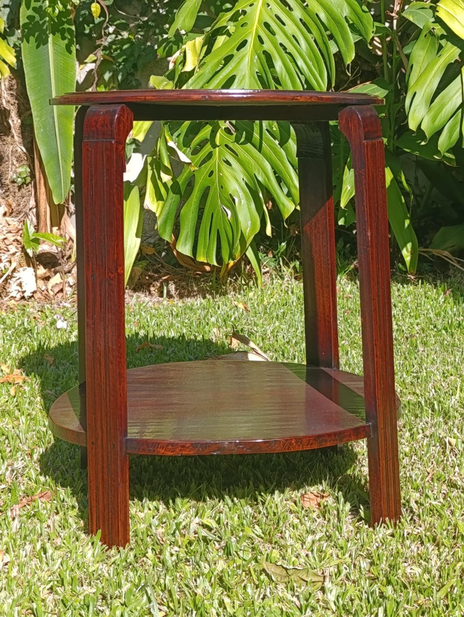 Art Deco Walnut Round Side Table, 20th Century For Sale 4