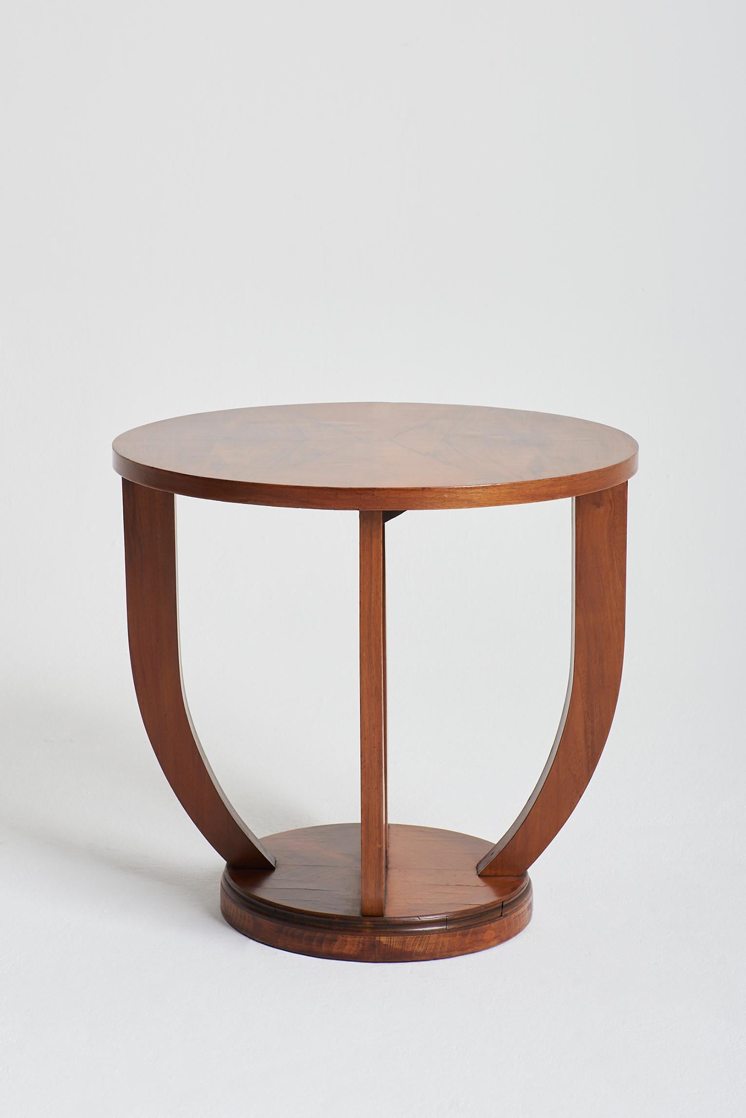 Art Deco Walnut Side Table In Good Condition In London, GB