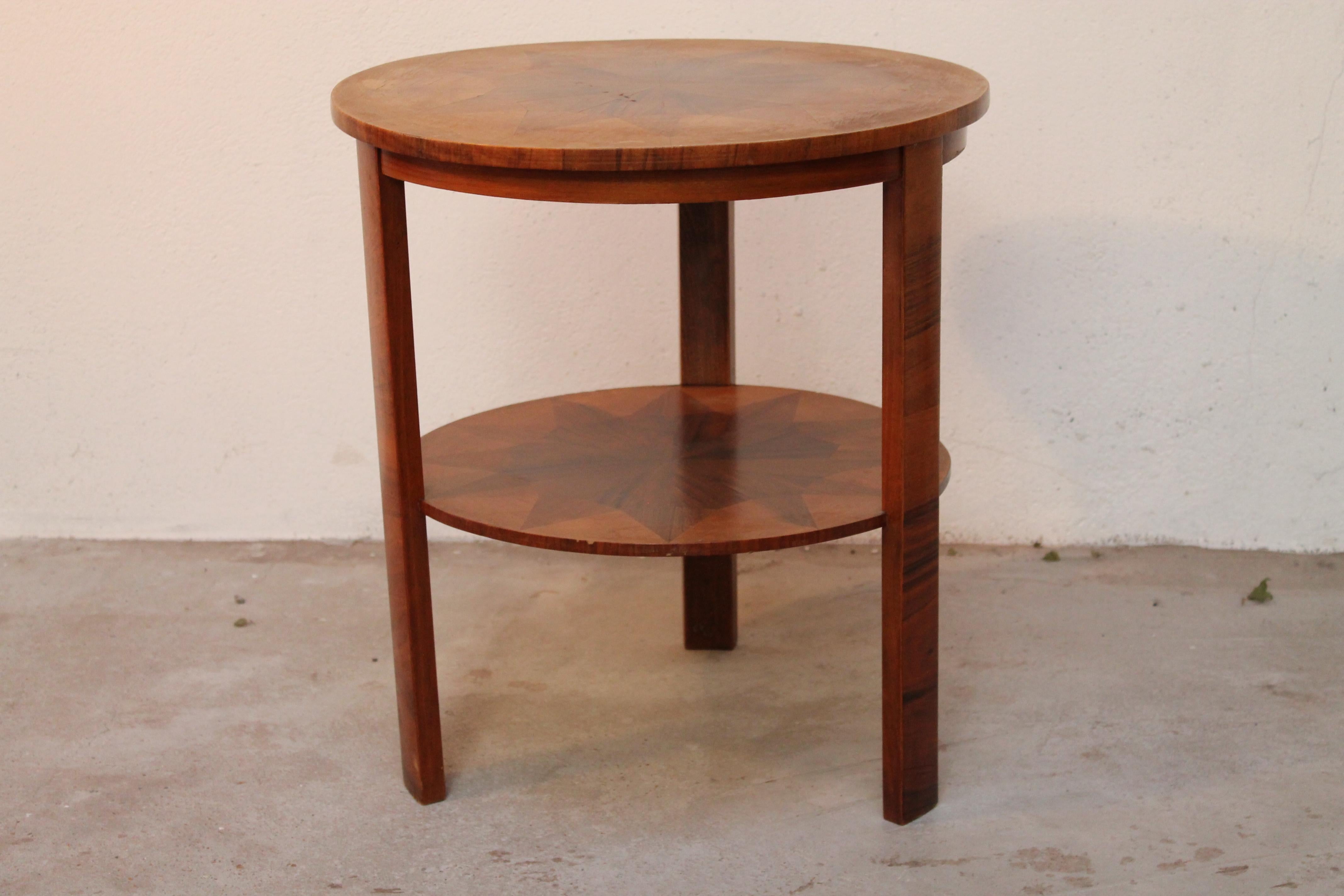 Art Deco Walnut Side Table, French, 1930s In Good Condition In Antwerpen, BE
