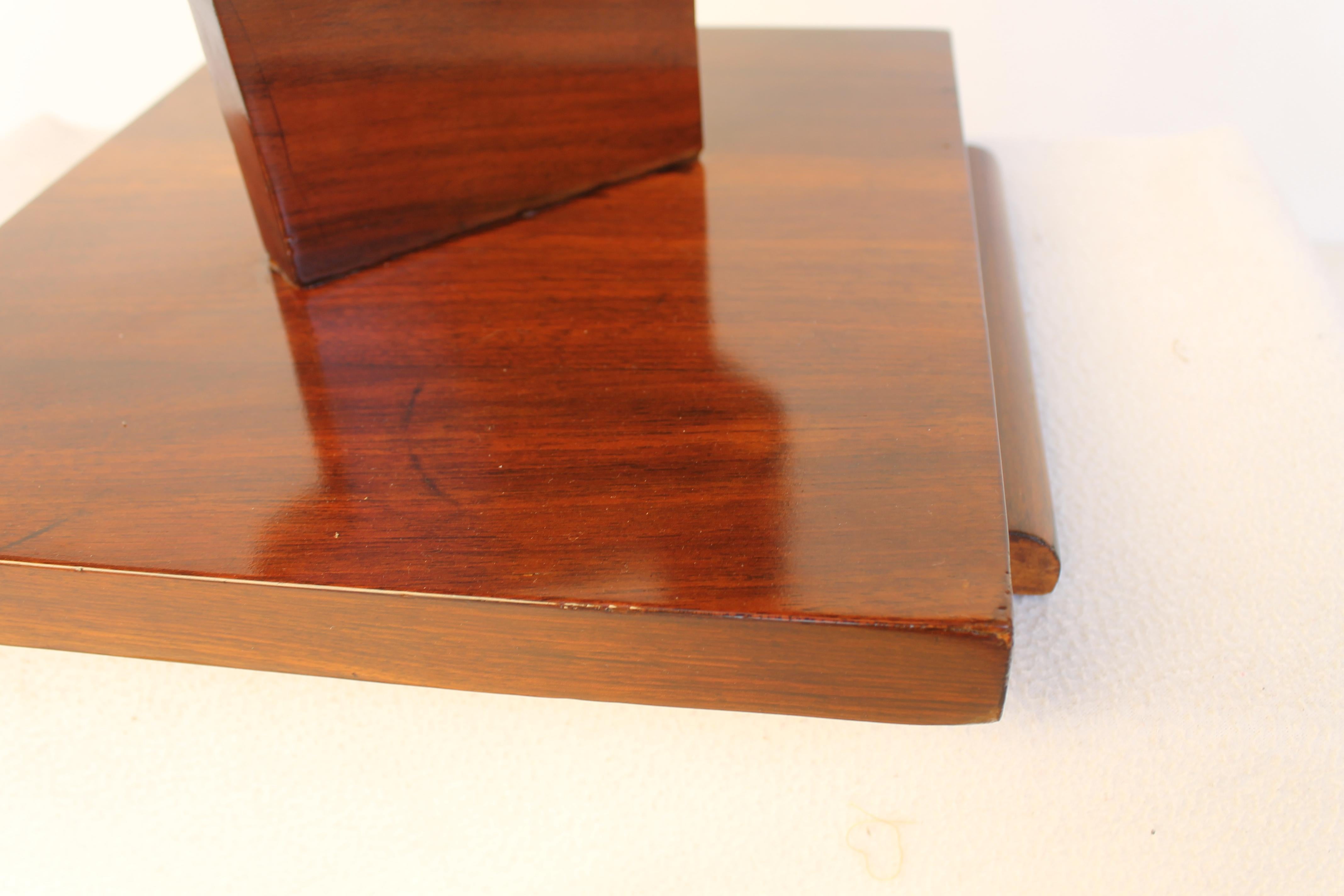 Art Deco Walnut Side Table, Italy, circa 1925 In Good Condition In Sacile, PN