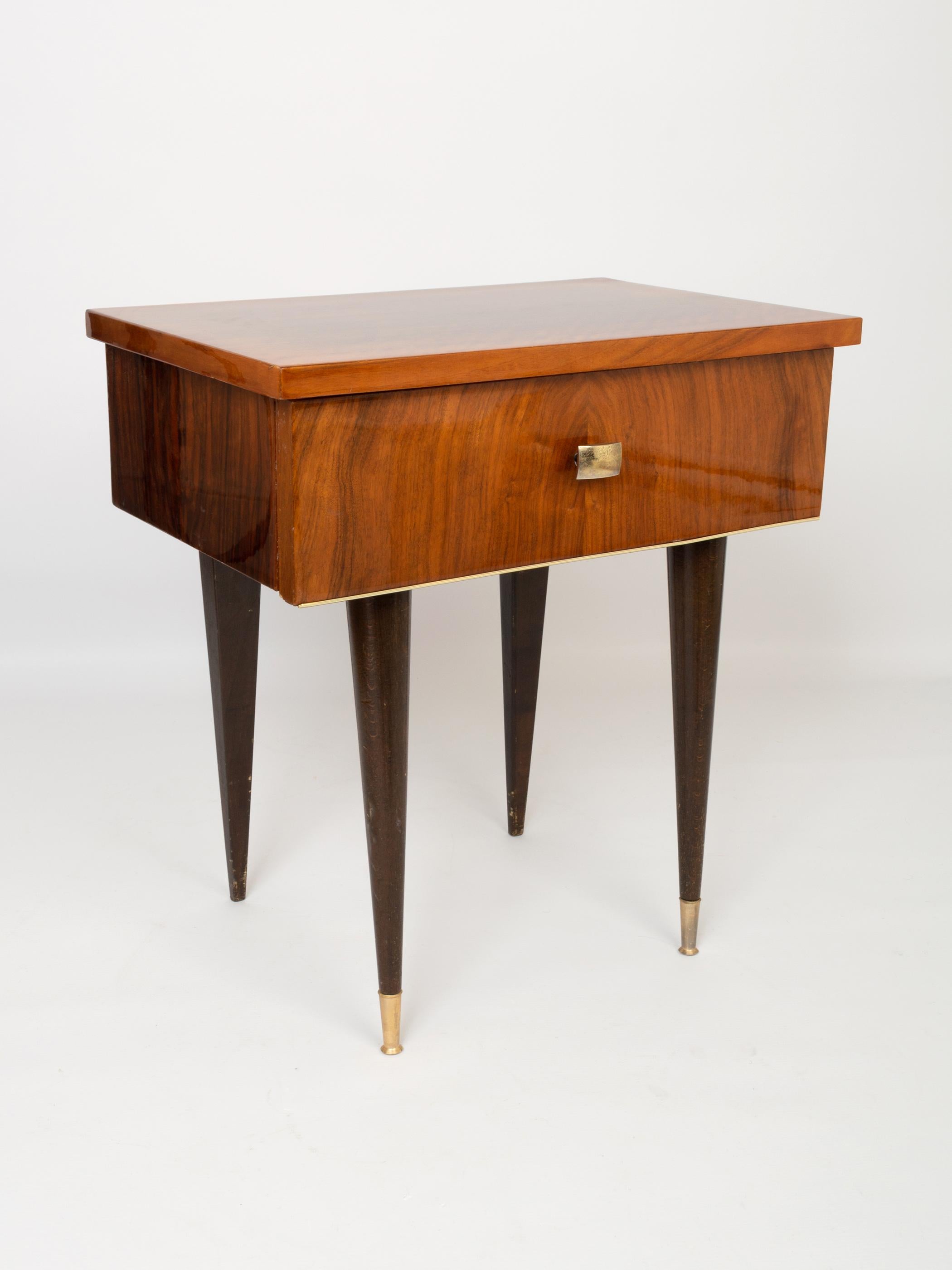 An Art Deco figured walnut veneered night stand/cabinet, France, C.1940.

In excellent vintage condition.