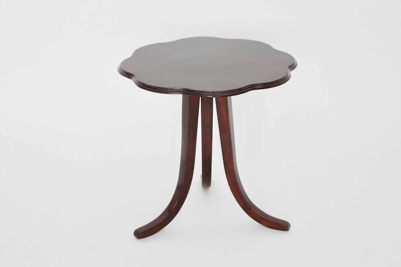 Art Deco Walnut Side Table or Coffee Table by Josef Frank for Thonet, circa 1925 For Sale 3