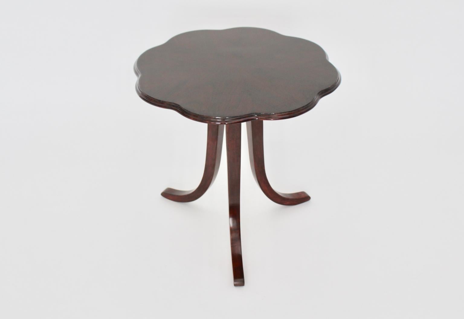 Art Deco Walnut Side Table or Coffee Table by Josef Frank for Thonet, circa 1925 For Sale 6
