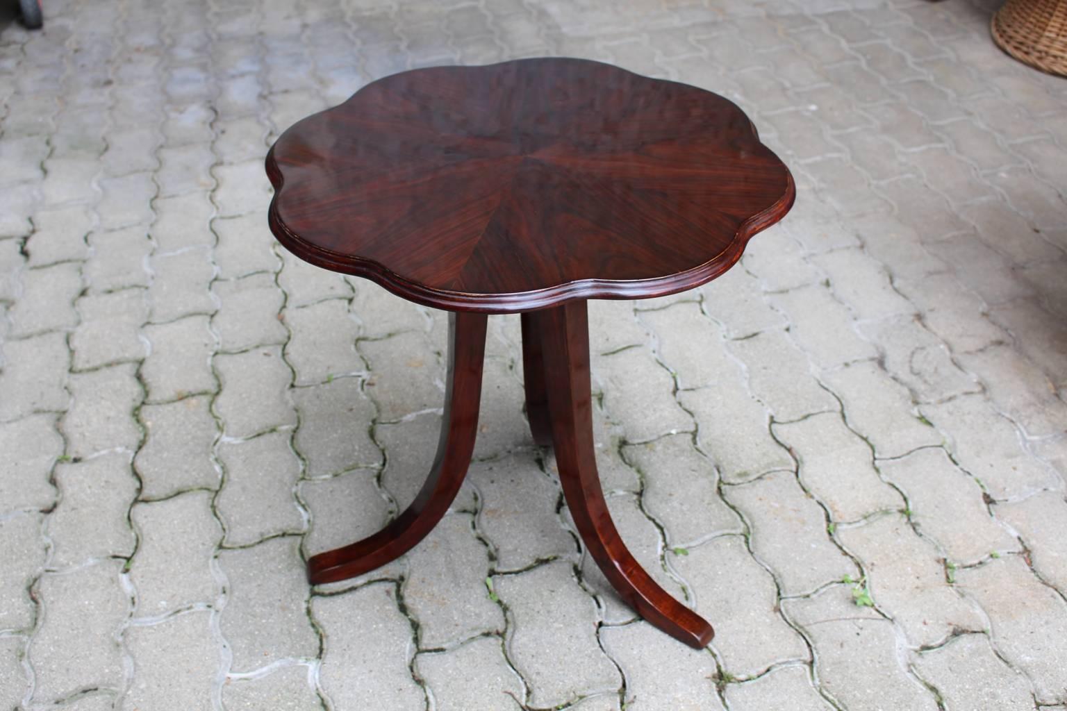 Art Deco Walnut Side Table or Coffee Table by Josef Frank for Thonet, circa 1925
A charming Art Deco side table by Josef Frank for Thonet Vienna from walnut in amazing shape.
The coffee table shows the company´s name Thonet as branding underneath