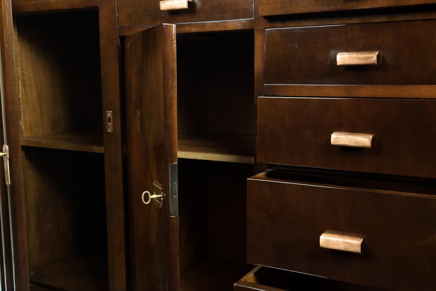 Credenza Art Déco in noce del XX secolo in vendita 3