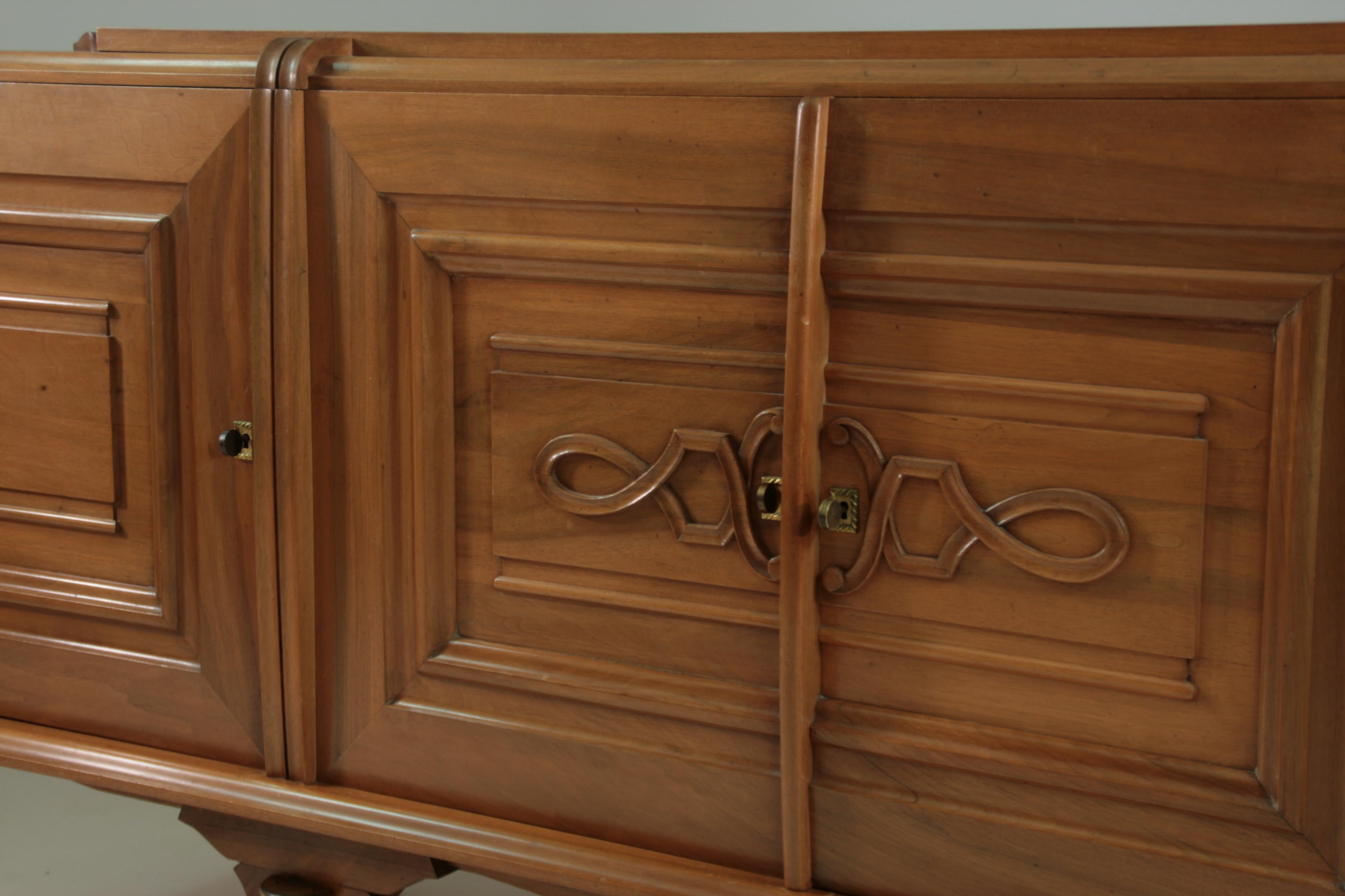 Credenza Art Déco in noce, Francia, anni '40 In condizioni buone in vendita a GRENOBLE, FR