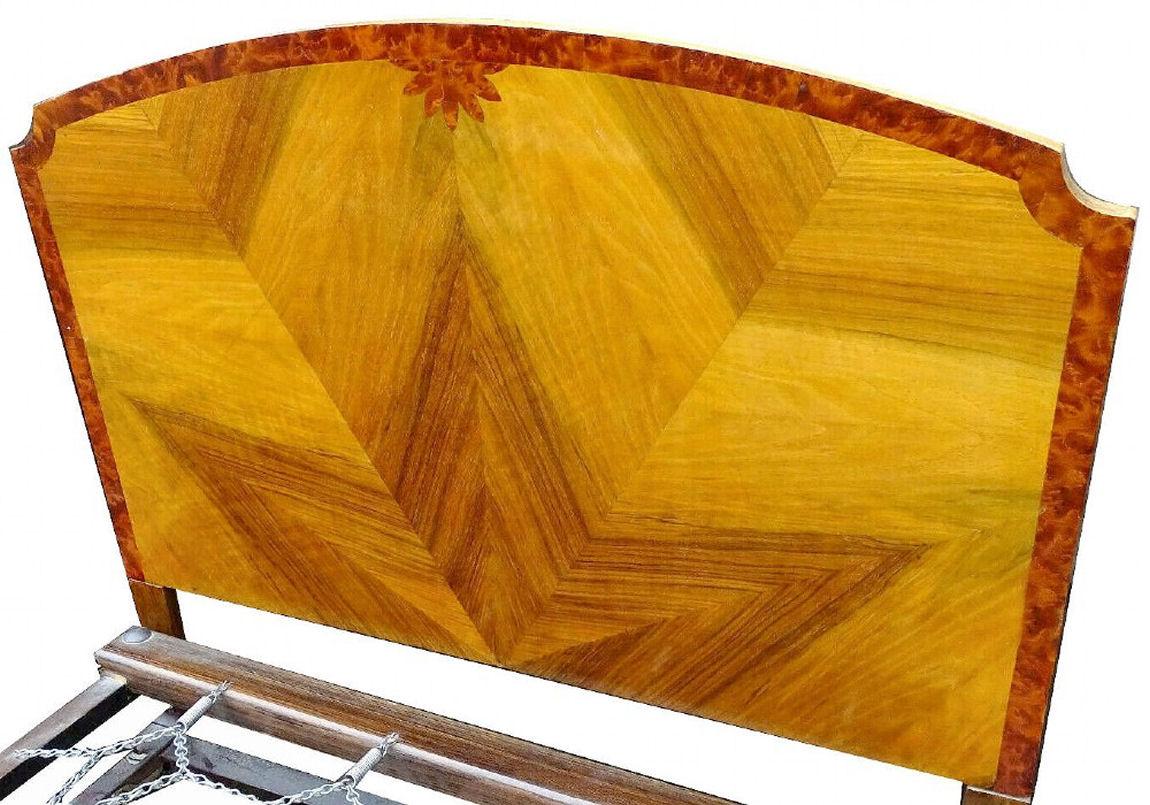 For your consideration are these superbly styled Art Deco single bed, totally original to the 1930s and made in England by the Vono bed company. Beautifully figured walnut veneers, a design that 'can't be mistaken for any other era' in a mid to