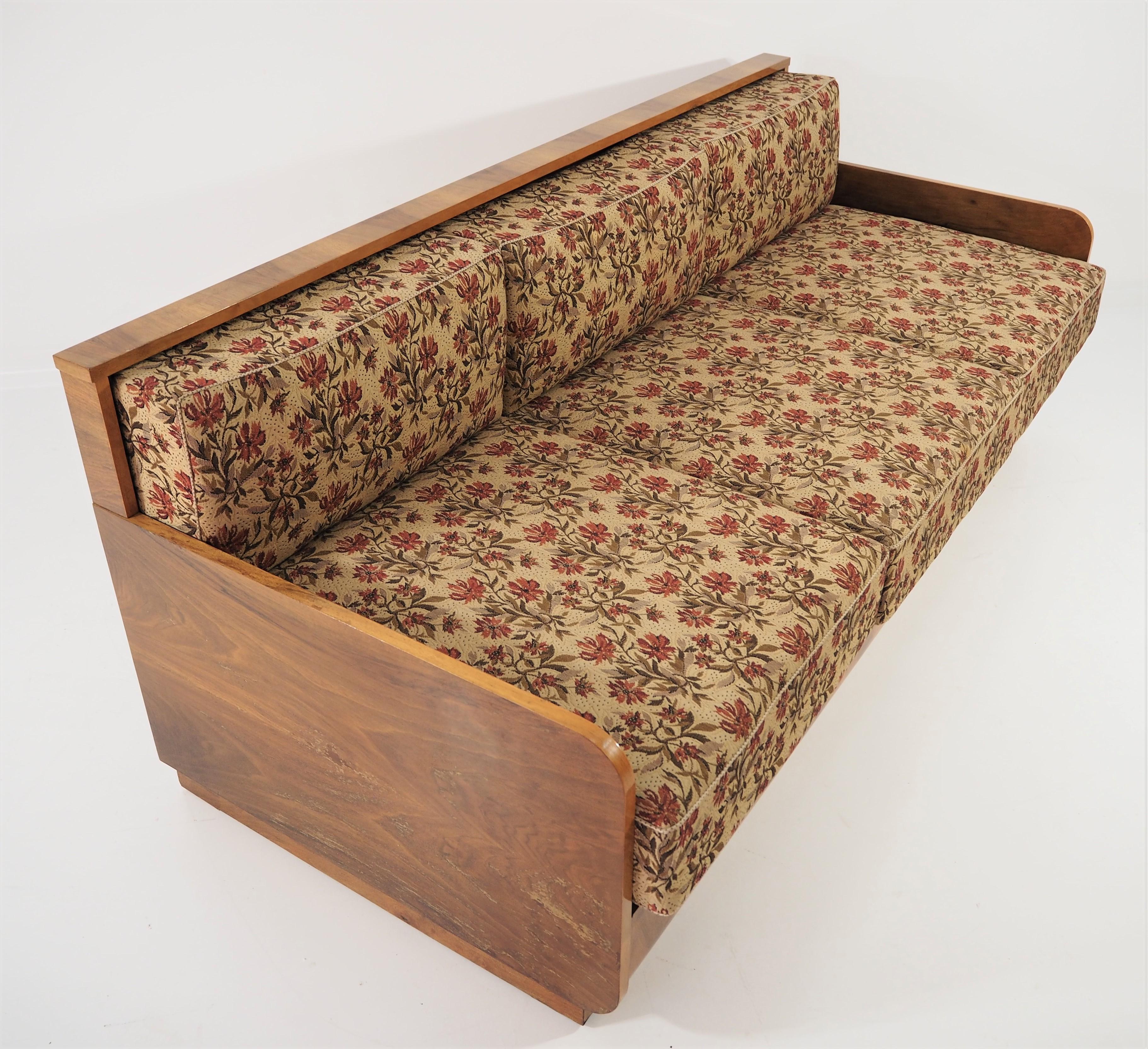 Mid-20th Century Art Deco Walnut Sofa Bed, 1960s For Sale