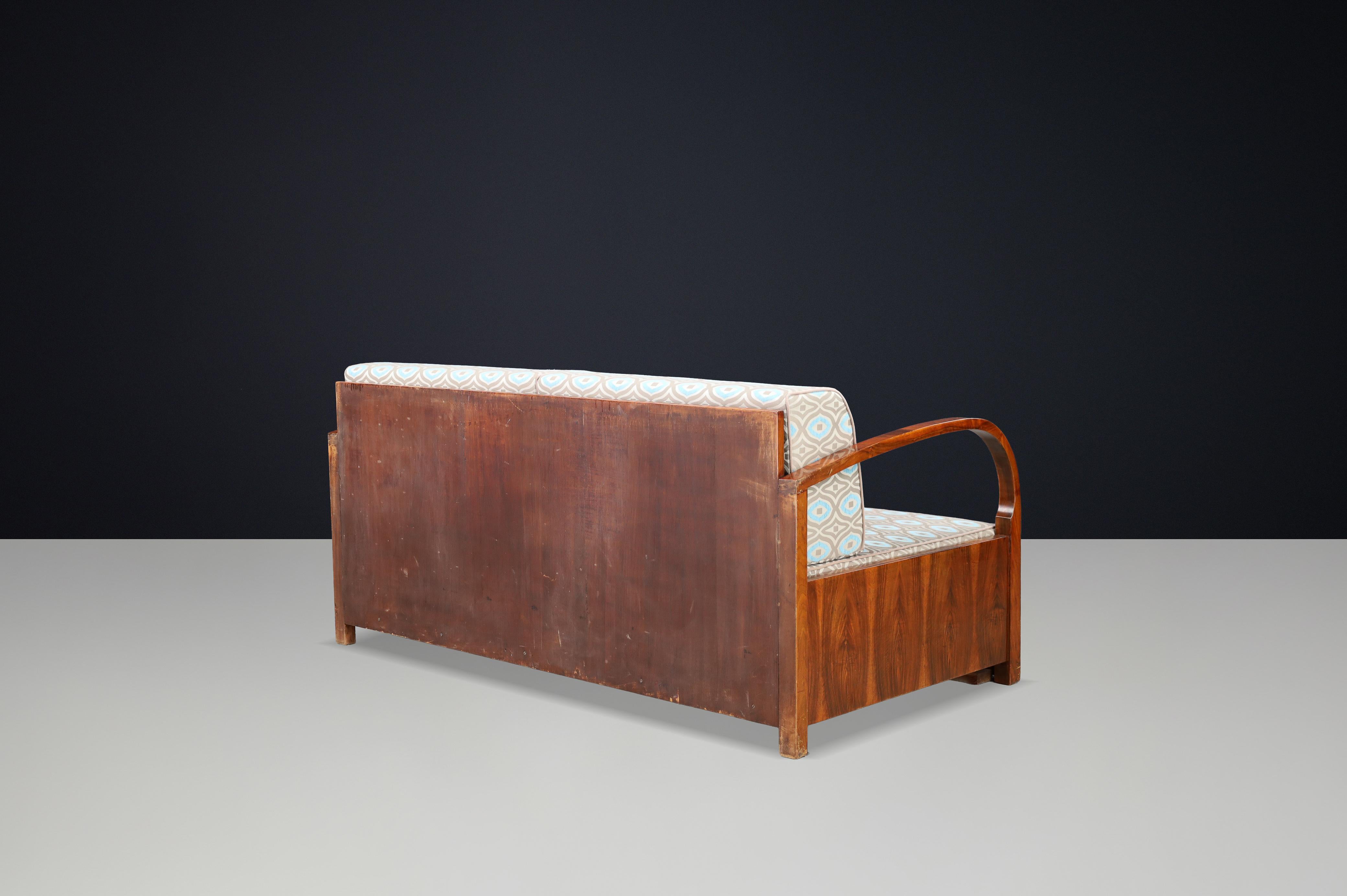 Art Deco Walnut Sofa with Pull-Out Daybed Function, Prague, 1930s For Sale 6
