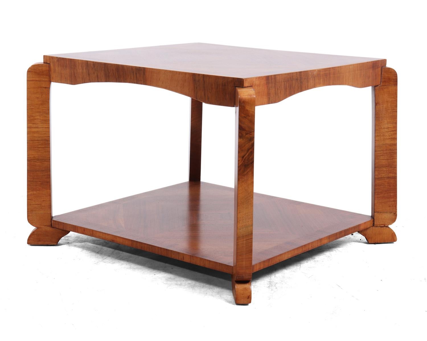 Art Deco Walnut Square Coffee Table, circa 1930 In Excellent Condition In Paddock Wood, Kent