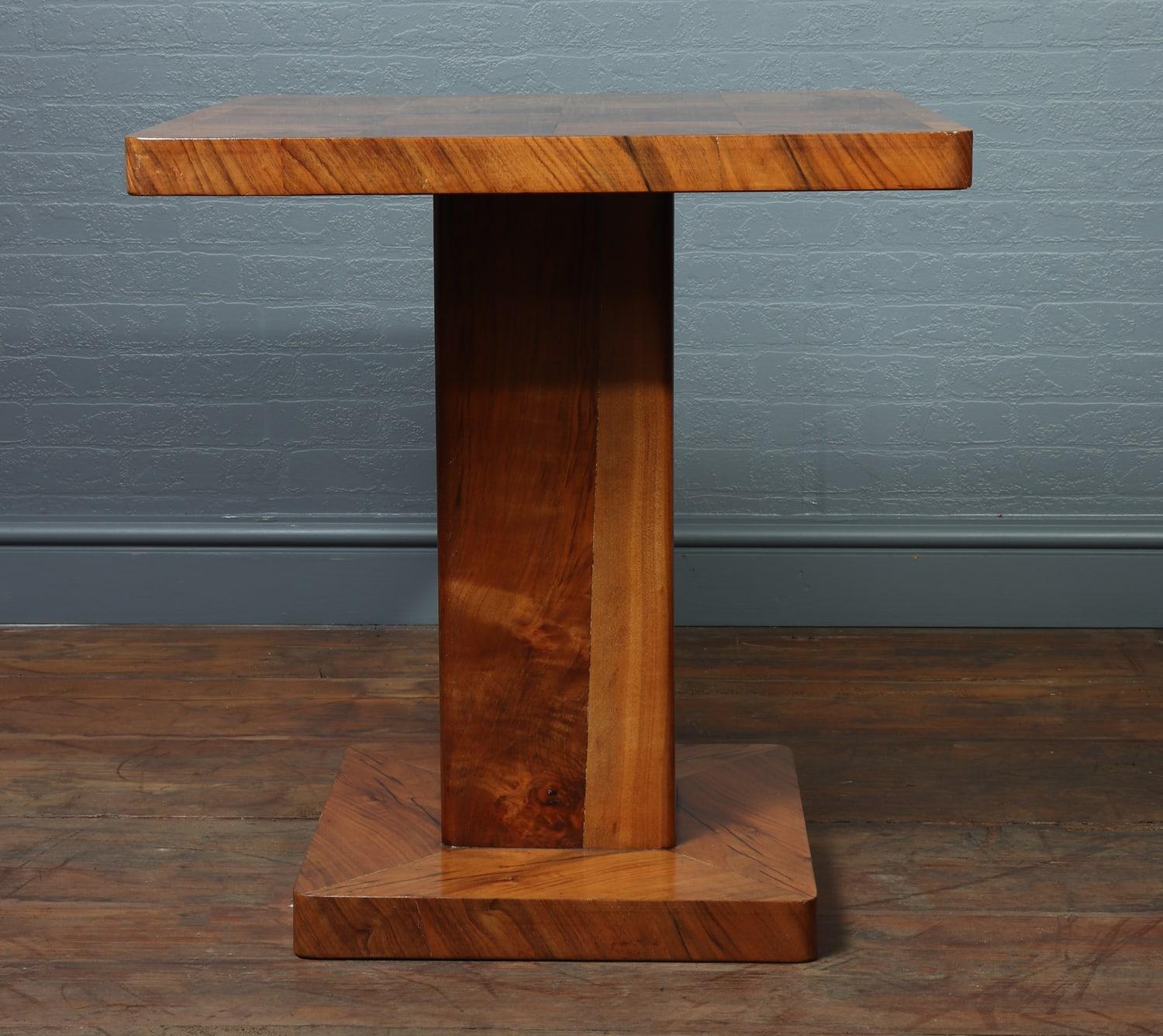 Art Deco Walnut Table, circa 1930 In Good Condition For Sale In Paddock Wood, Kent