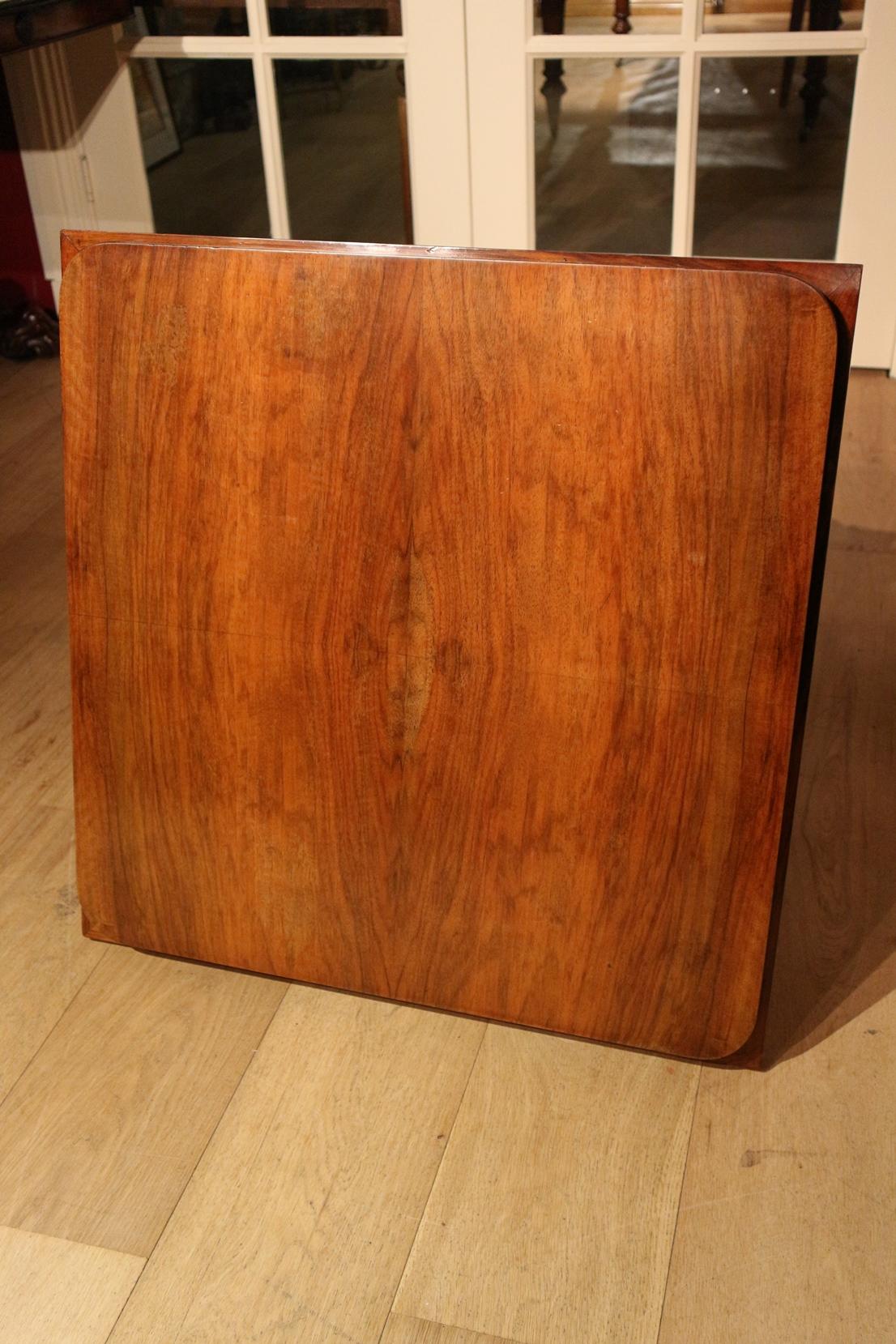 Art Deco Walnut Table In Good Condition In Eindhoven, NL
